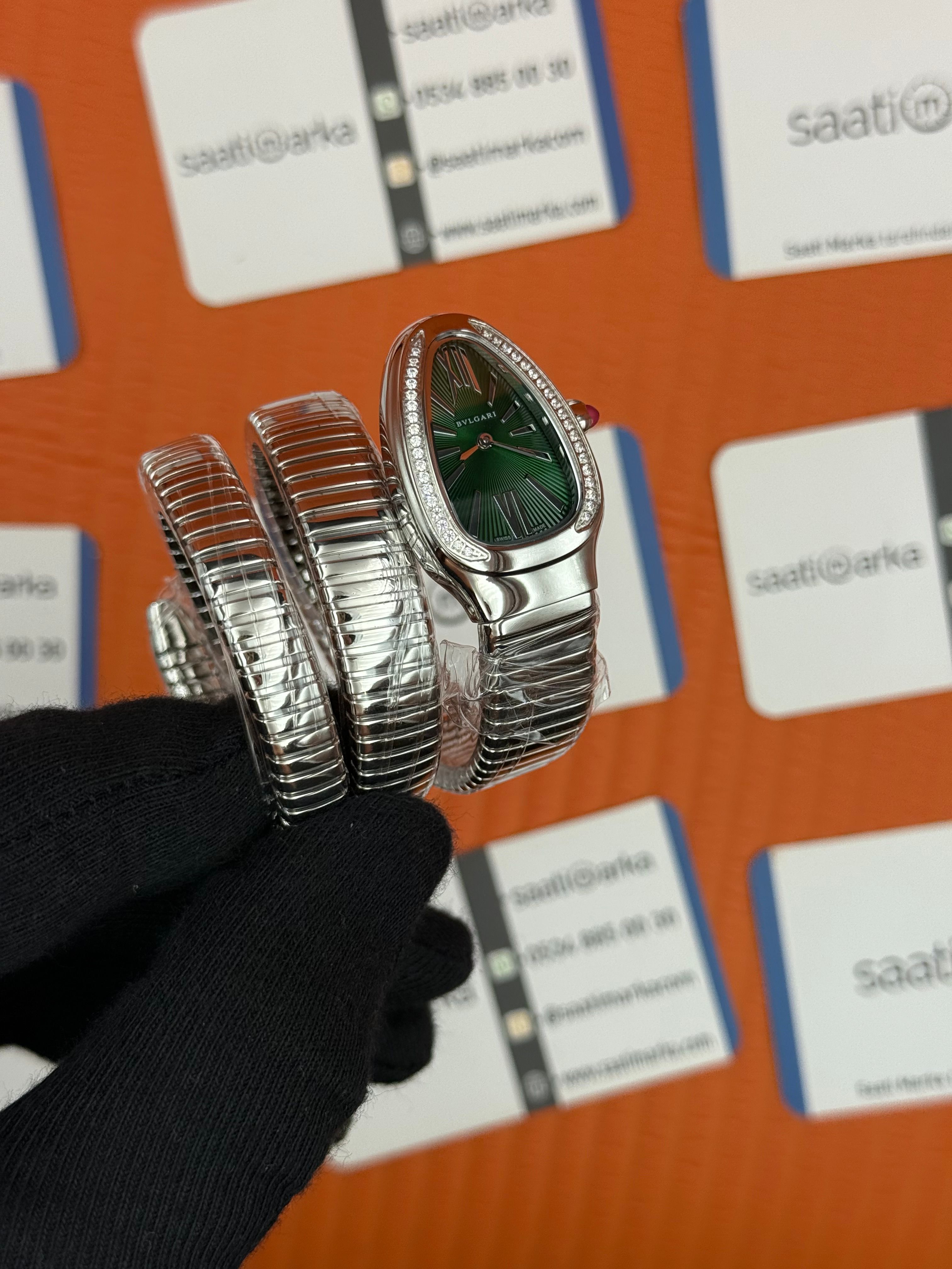 BVLGARİ serpenti çift sarma silver kordon taşlı bezel yeşil kadran kadın kol saati