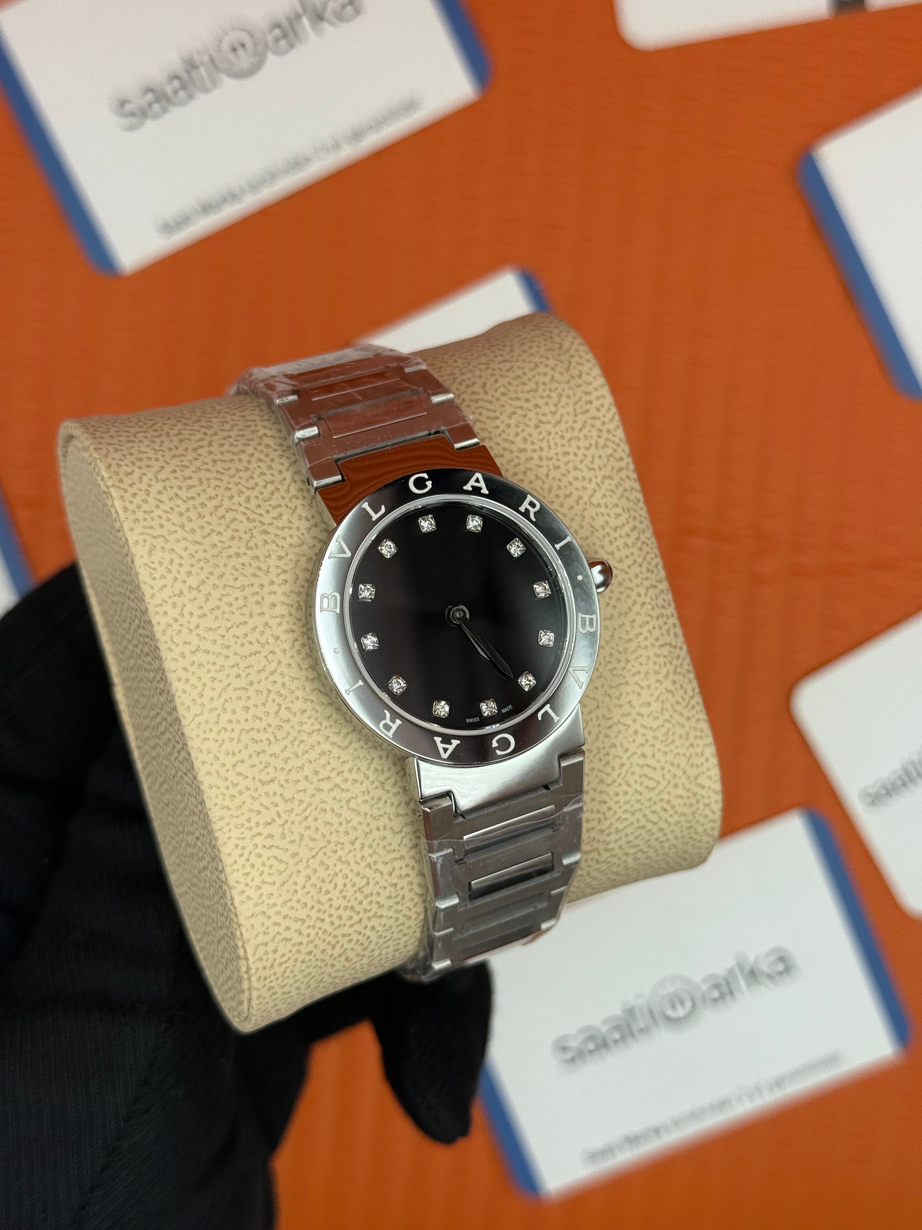 BVLGARI siyah baget taşlı kadran silver kasa kordon kadın kol saati