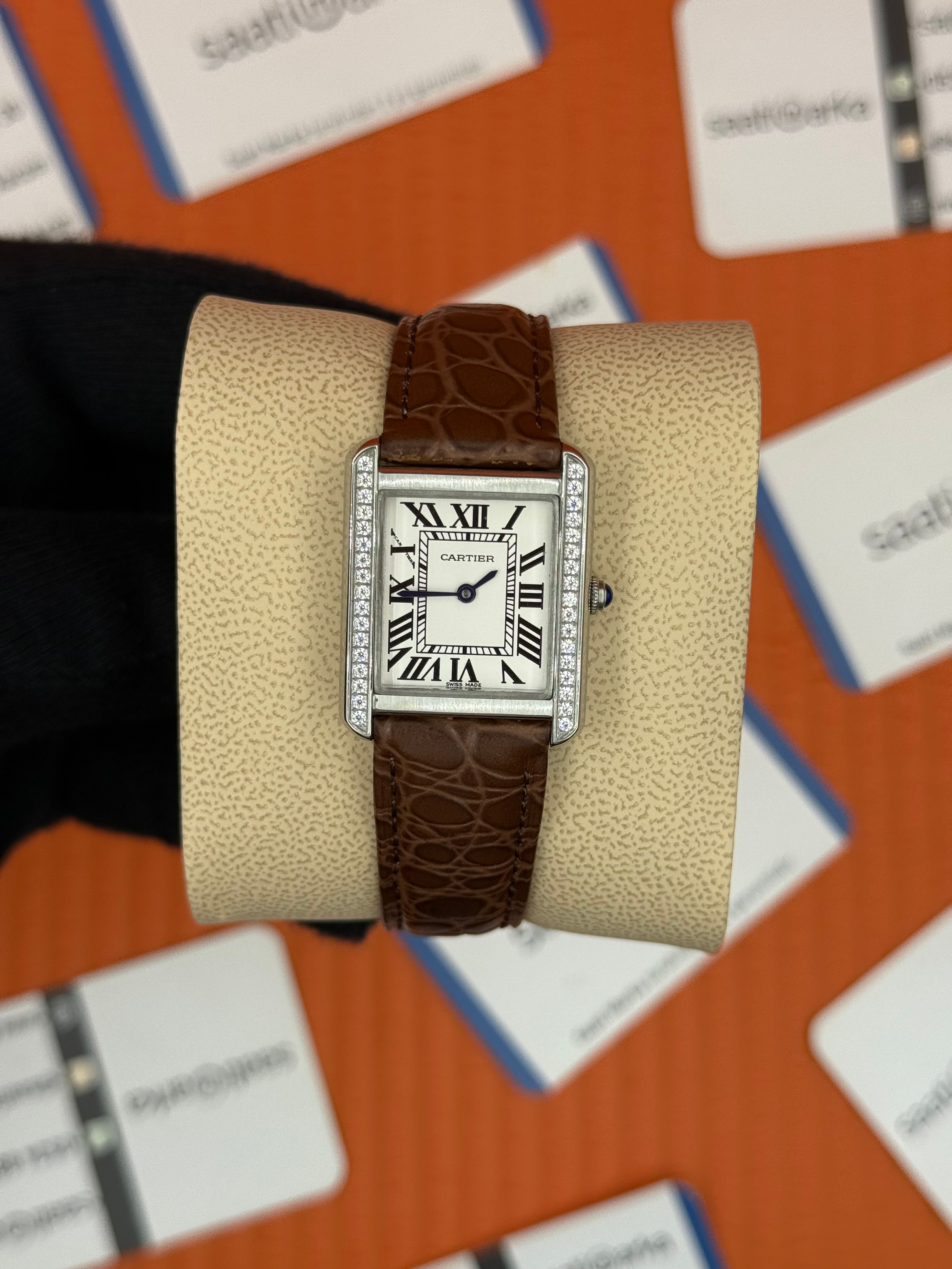 CARTIER Tank 29mm kadın kol saati silver kasa taşlı bezel kahverengi kordon