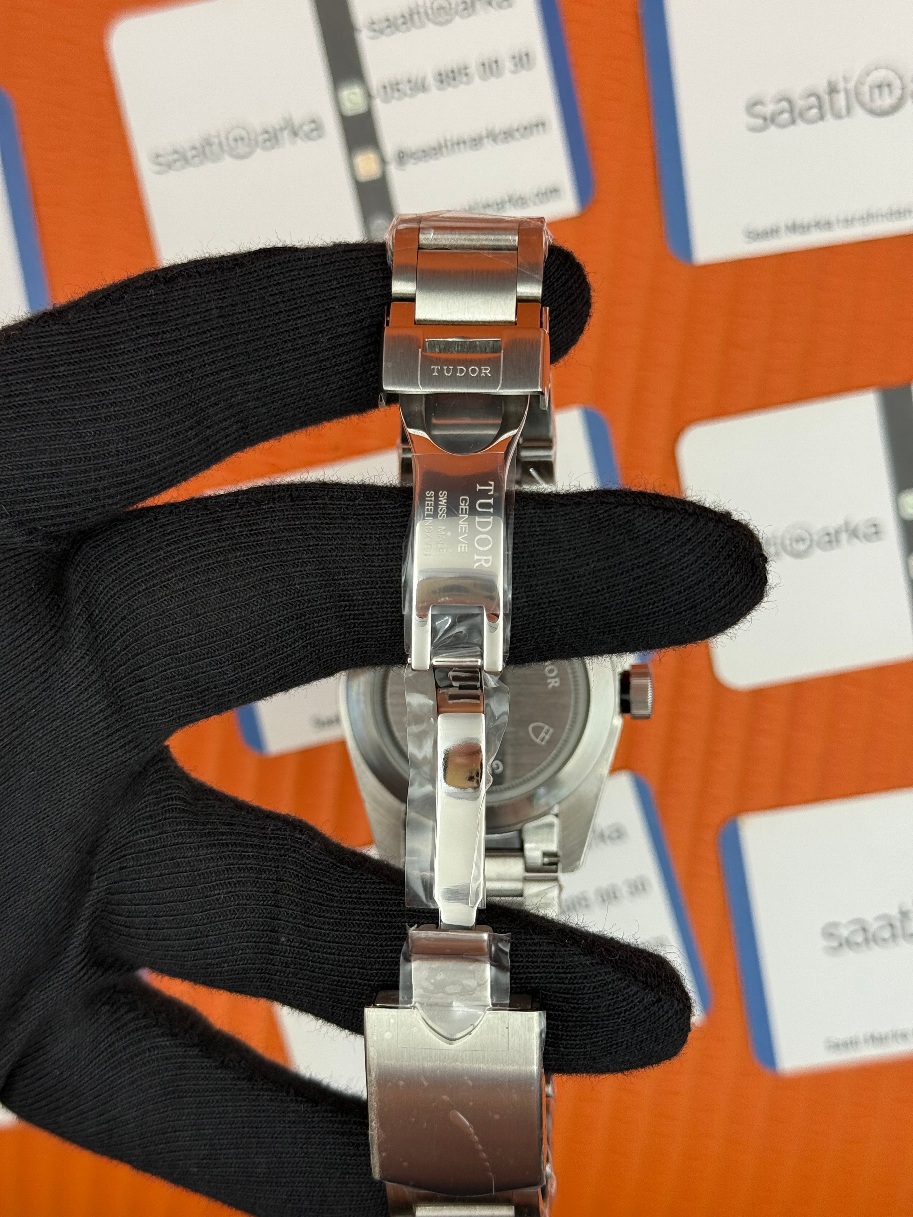 TUDOR black bey siyah kadran siyah bezel silver kasa kordon 41mm erkek kol saati