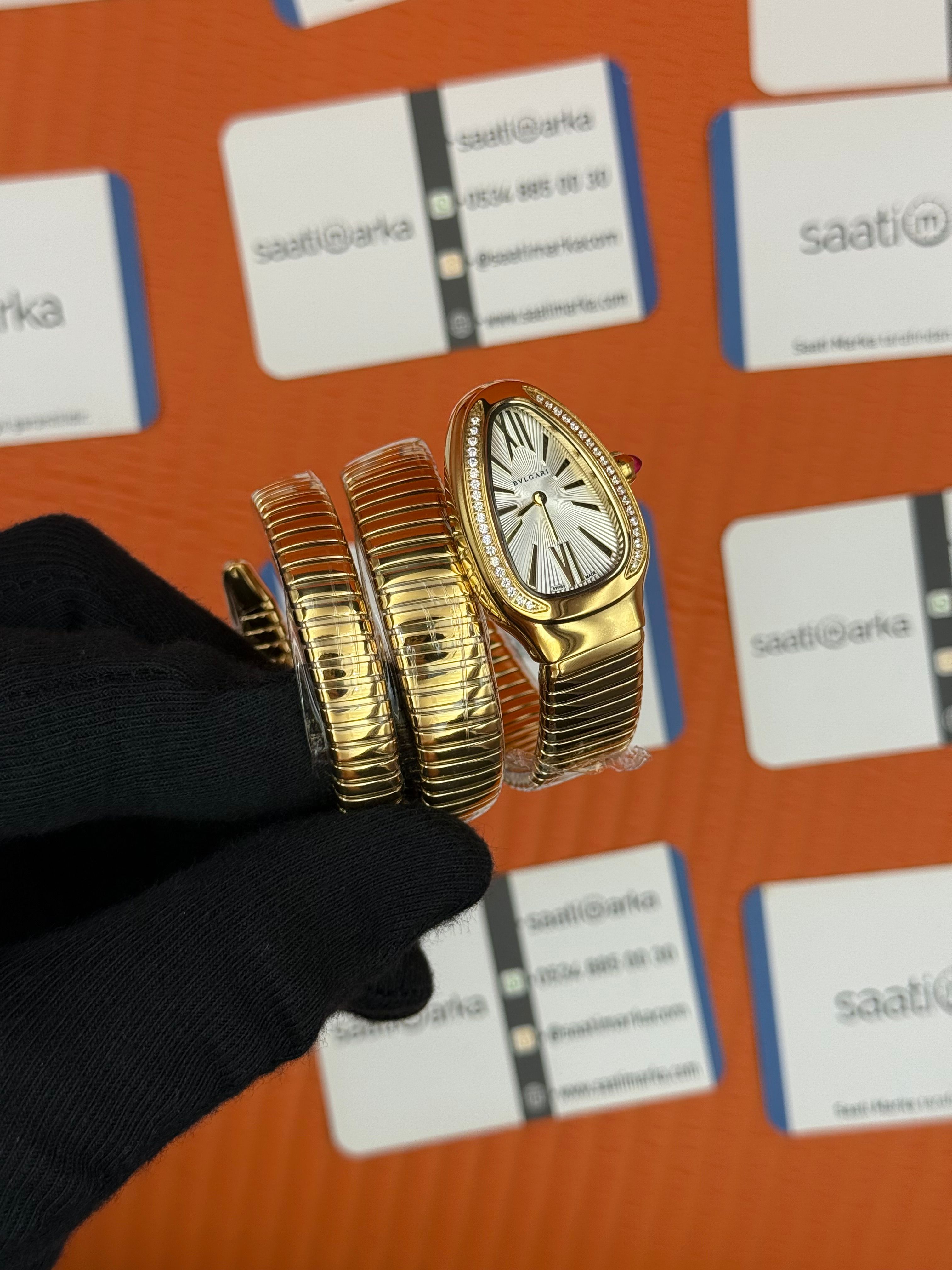 BVLGARİ serpenti çift sarma gold kordon taşlı bezel beyaz kadran kadın kol saati