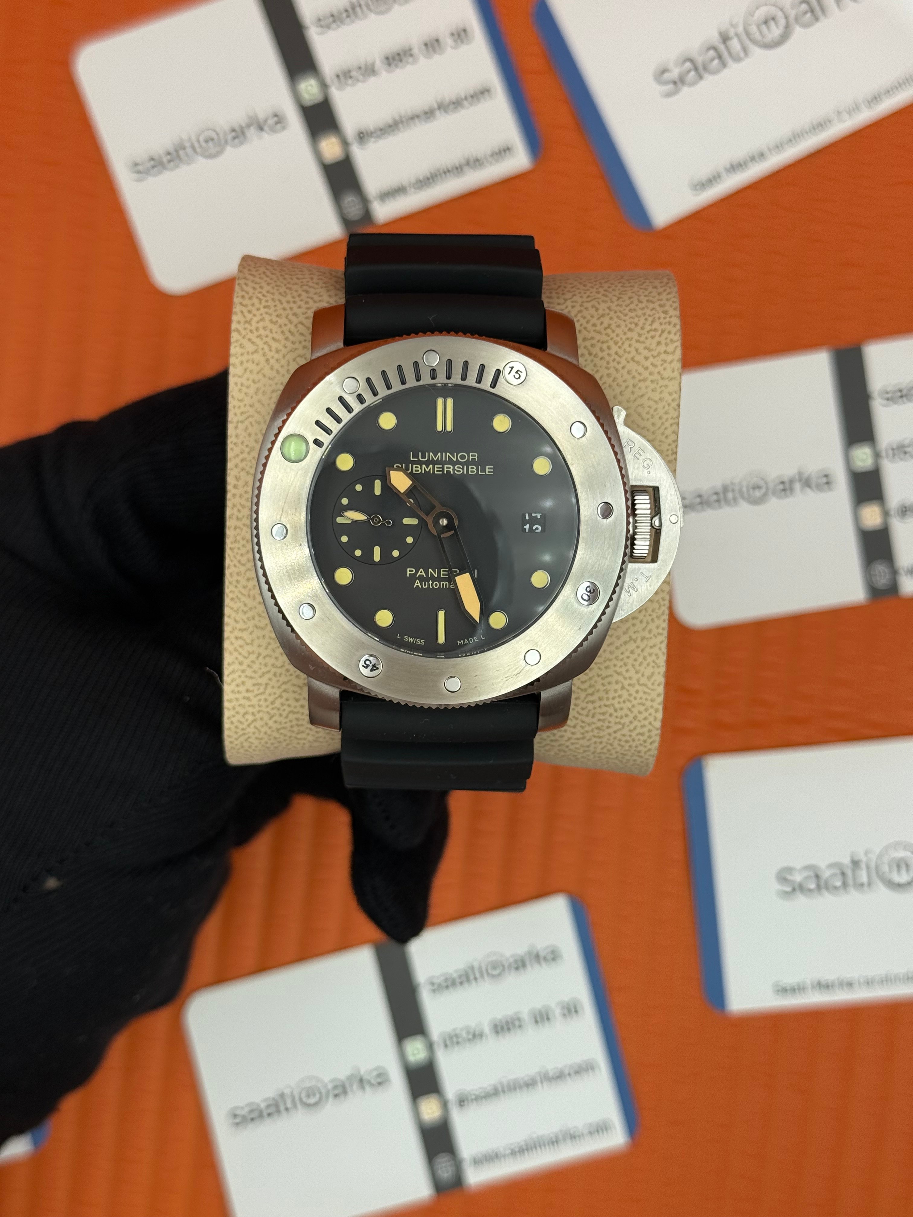 PANERAI submersible automatic siyah kadran siyah kauçuk kordon silver kasa