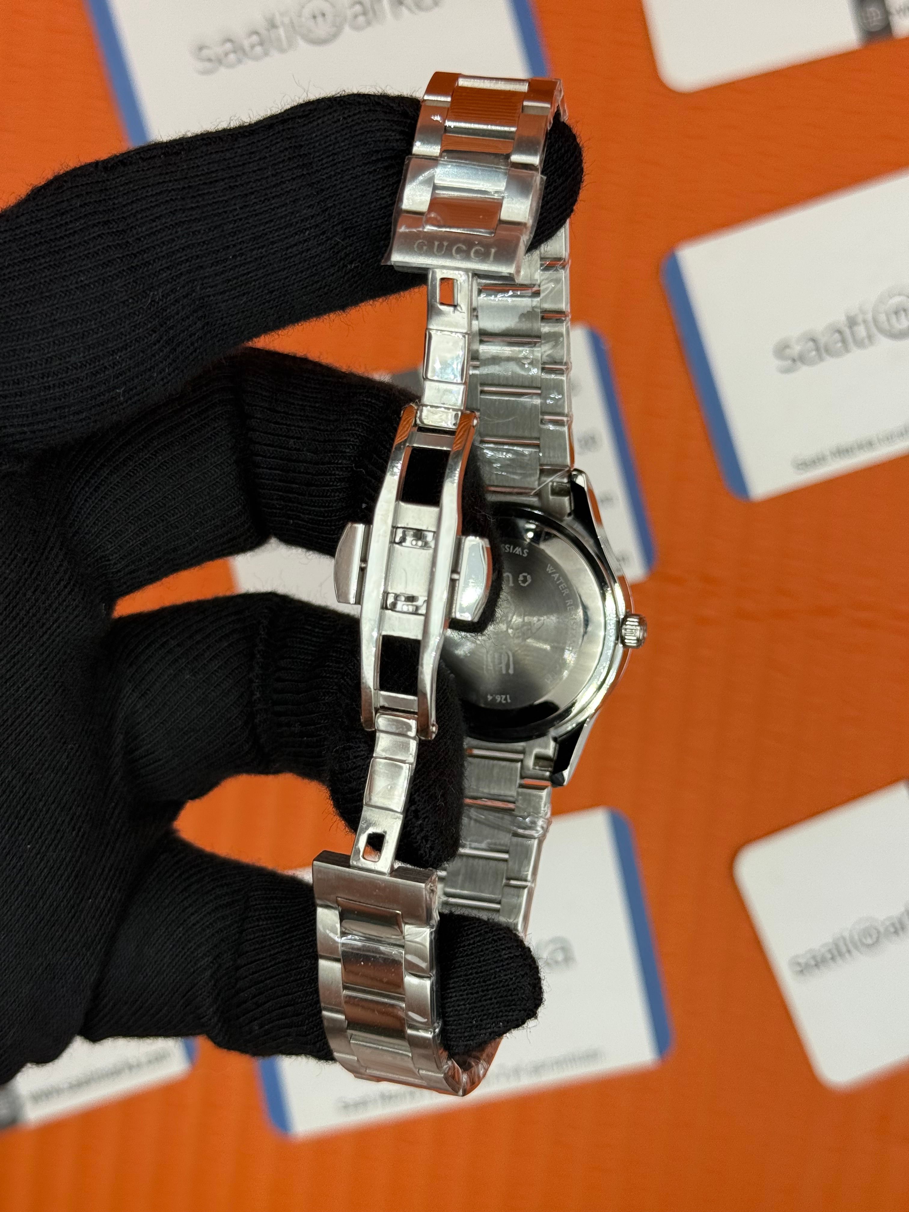 GUCCI YA126283 siyah kadran silver kasa kordon kadın kol saati