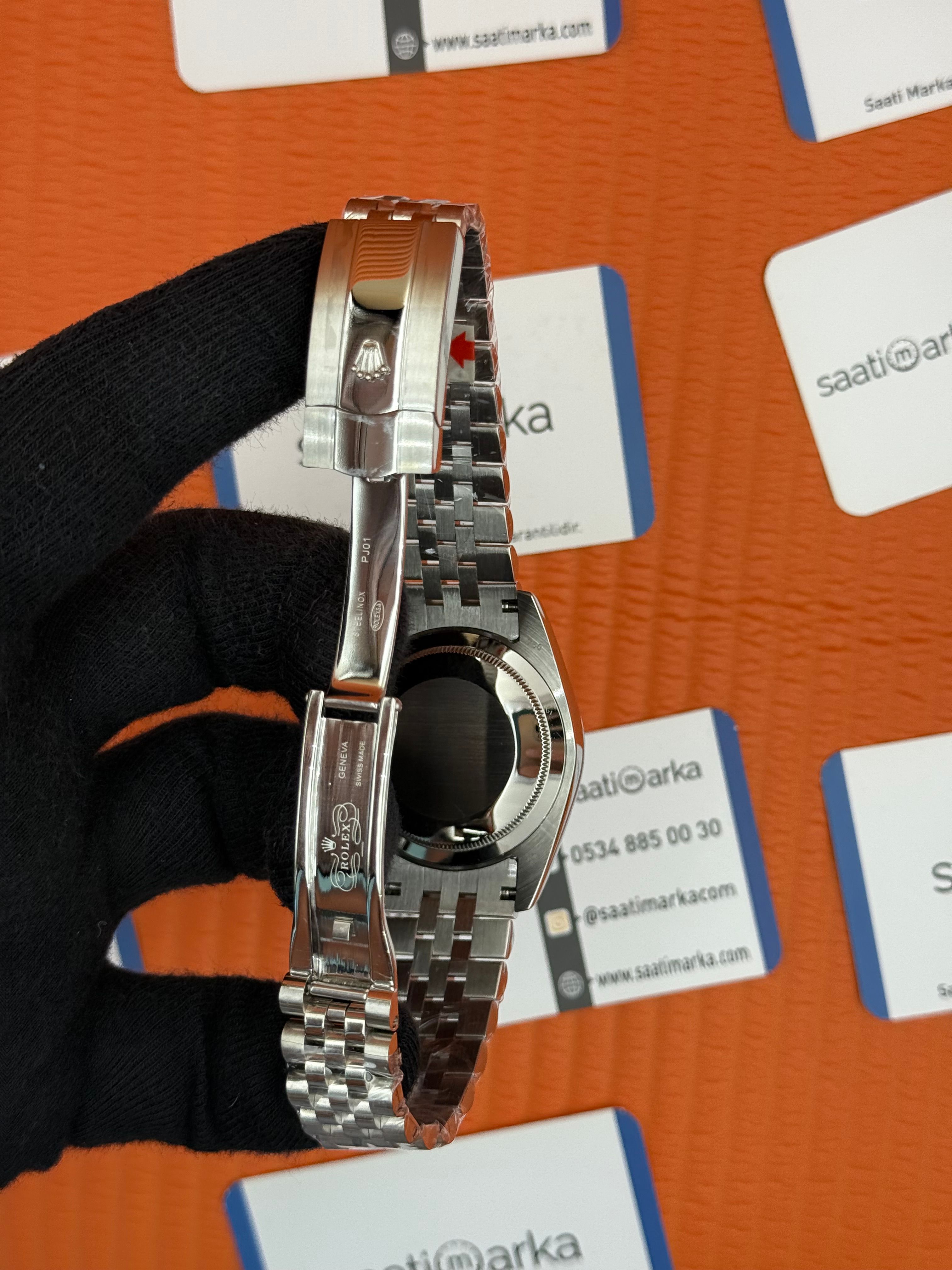 ROLEX Datejust black dial silver jubilee kordon