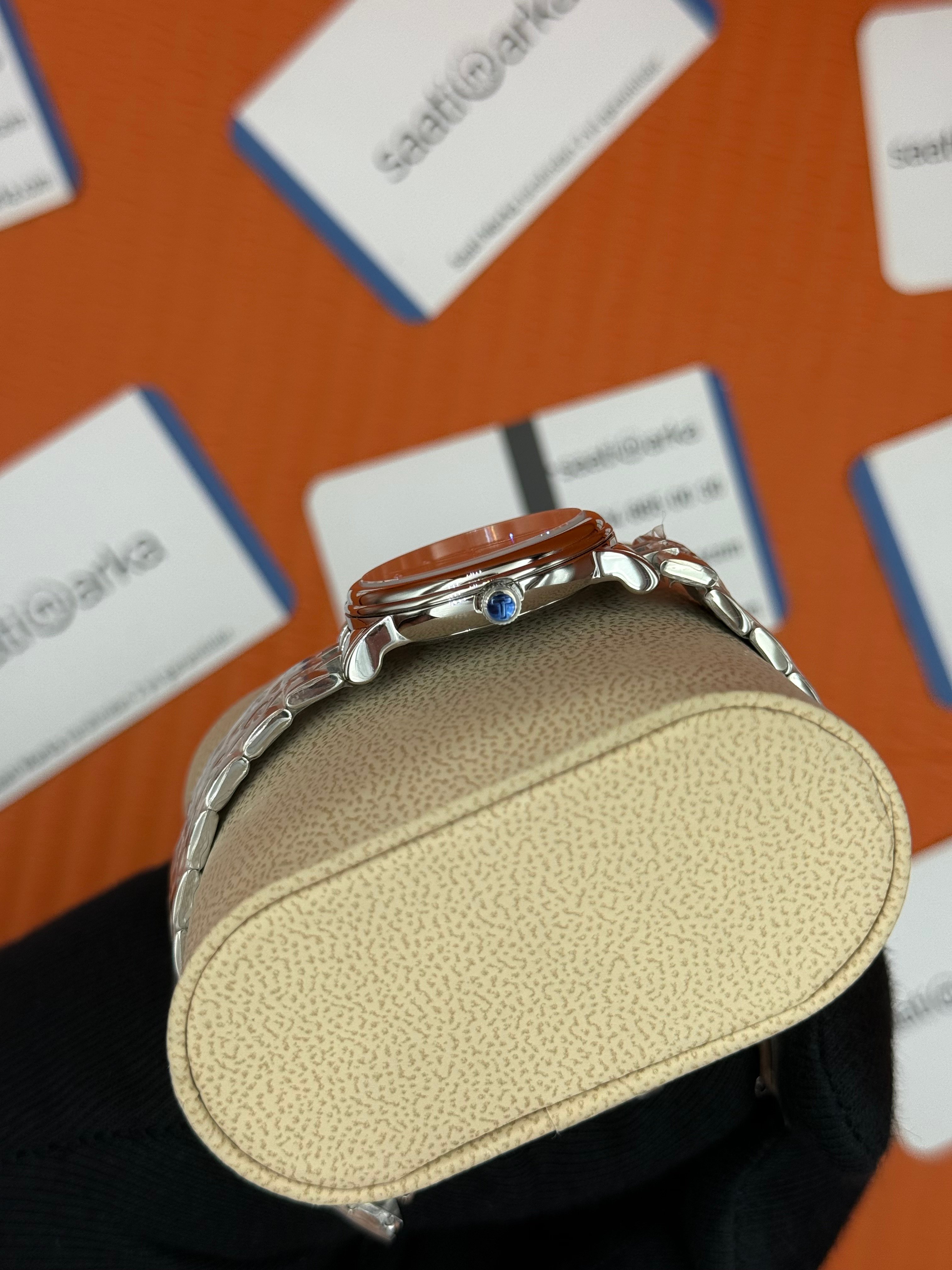 TISSOT siyah baget taşlı kadran silver kasa kordon kadın kol saati