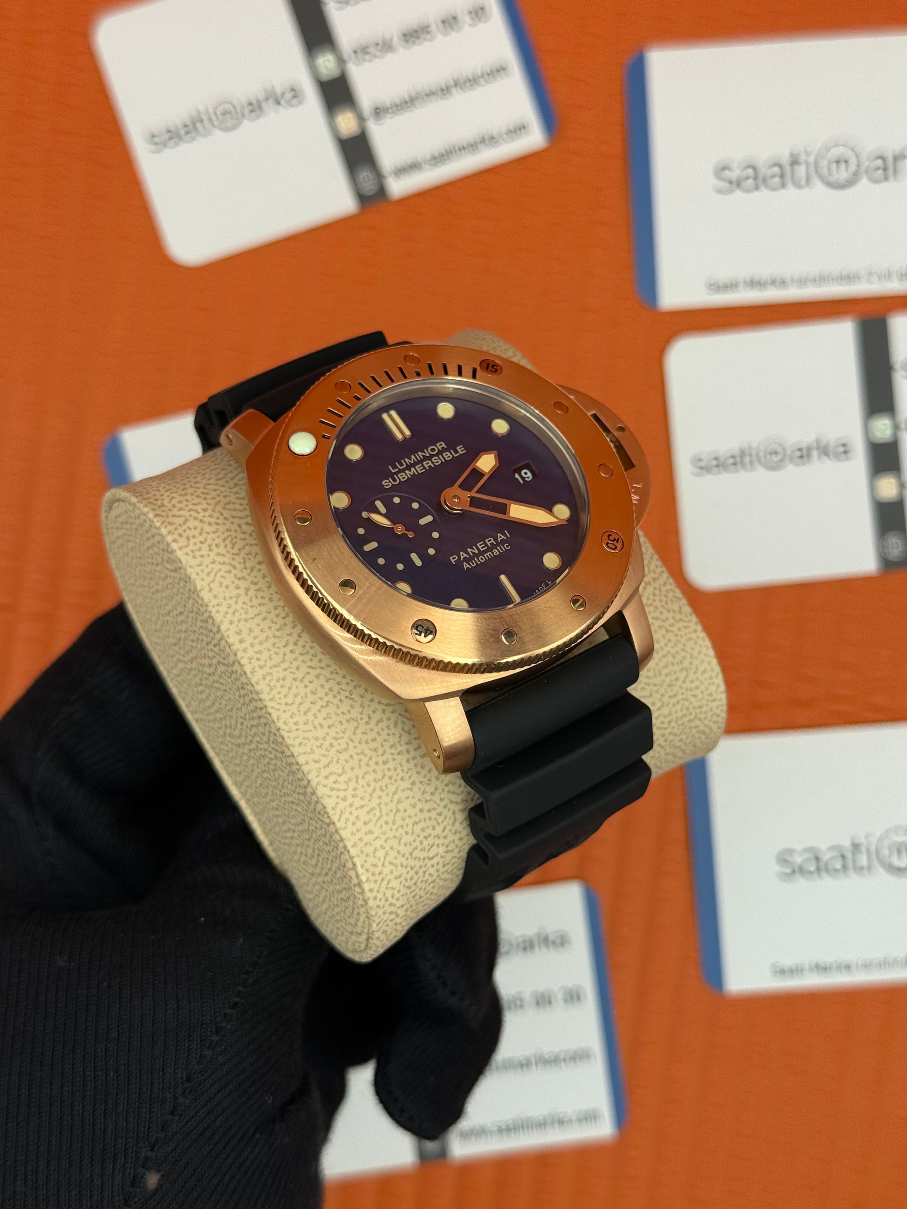 PANERAI submersible automatic siyah kauçuk kordon rose kasa lacivert kadran