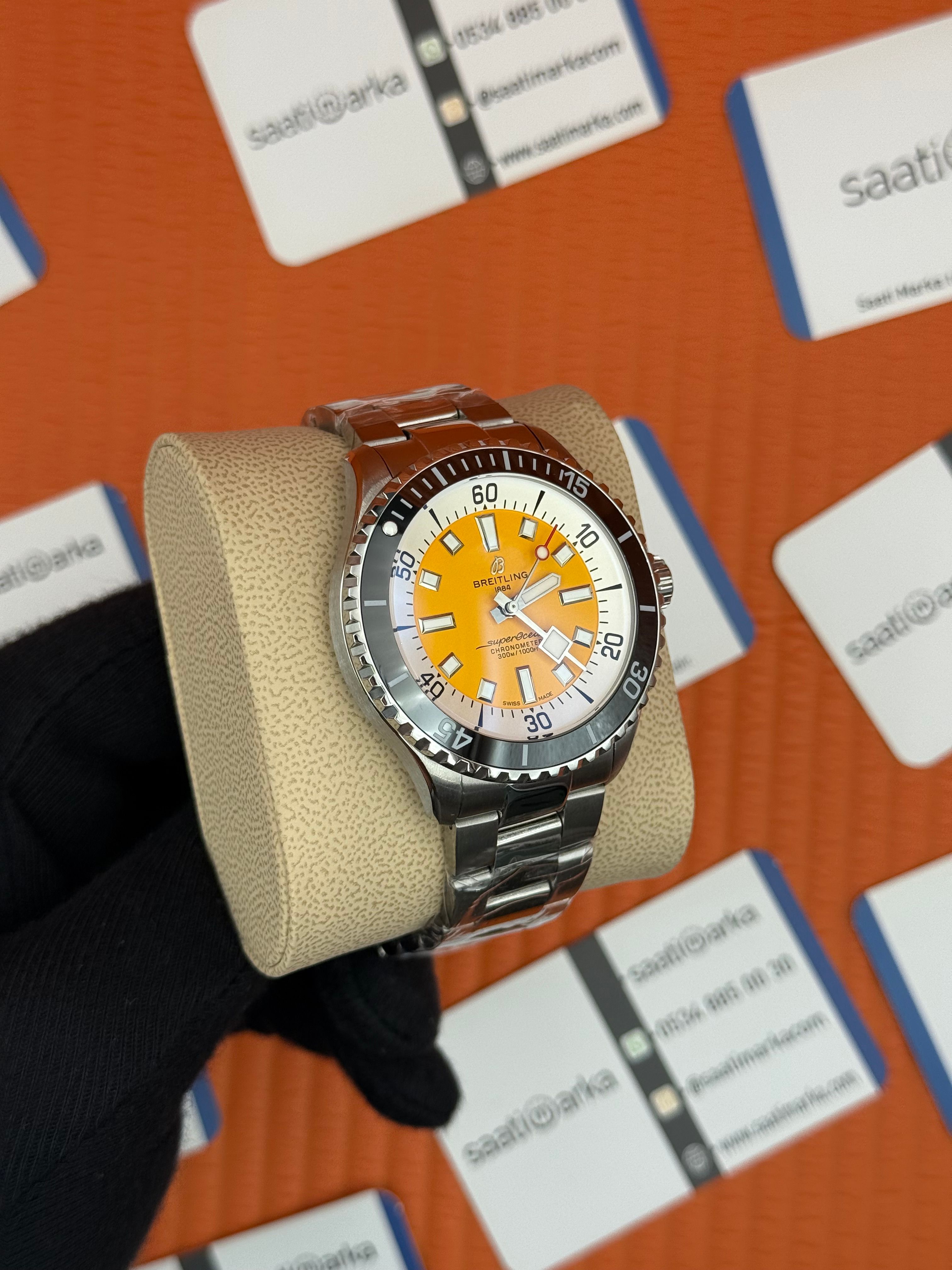 BREITLING Superocean çelik kasa kordon saro kadran