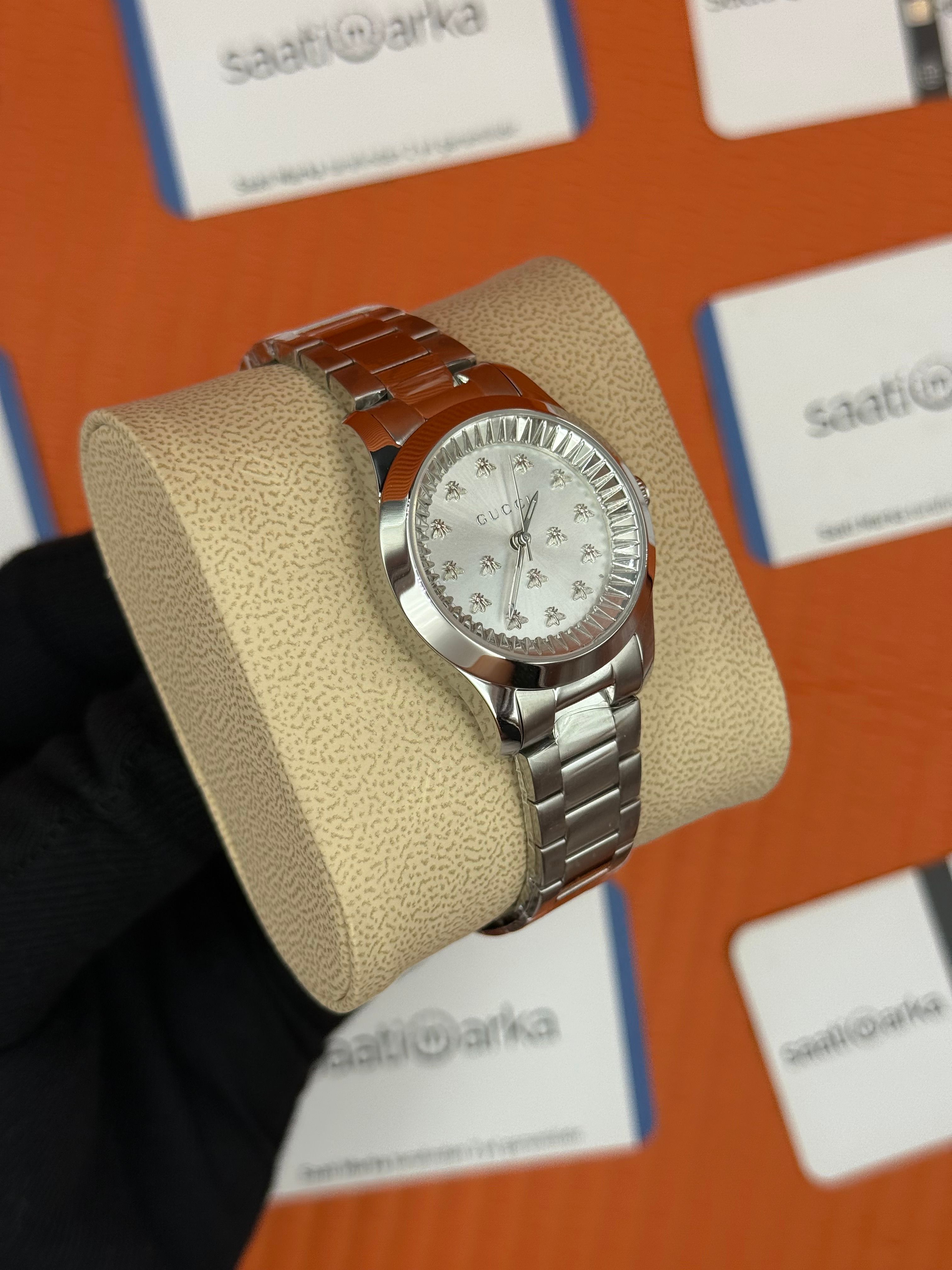 GUCCI YA1265031 beyaz kadran silver kasa kordon kadın kol saati