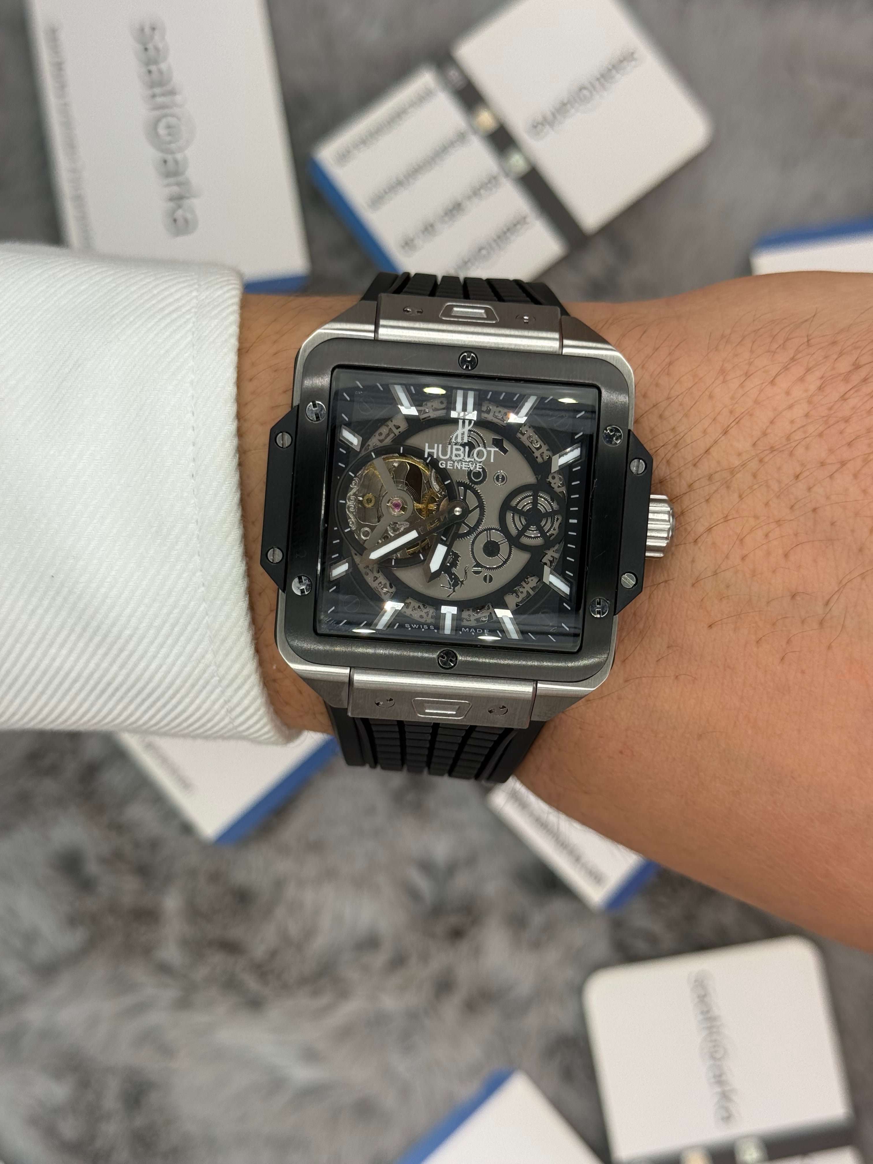 HUBLOT square bang tourbillon 42mm silver kasa siyah kauçuk kordon erkek kol saati