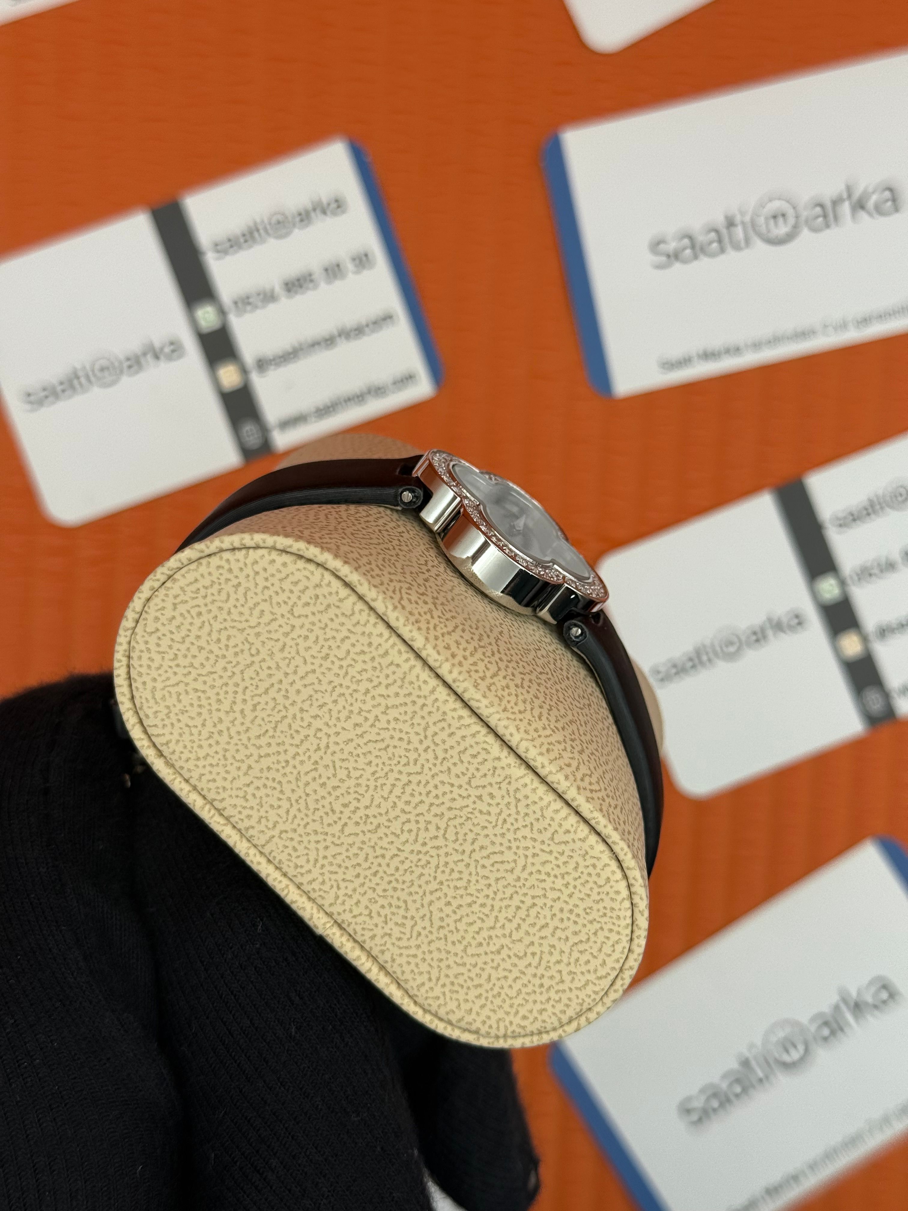 VAN CLEEF siyah kadran taşlı bezel deri kordon kadın kol saati 