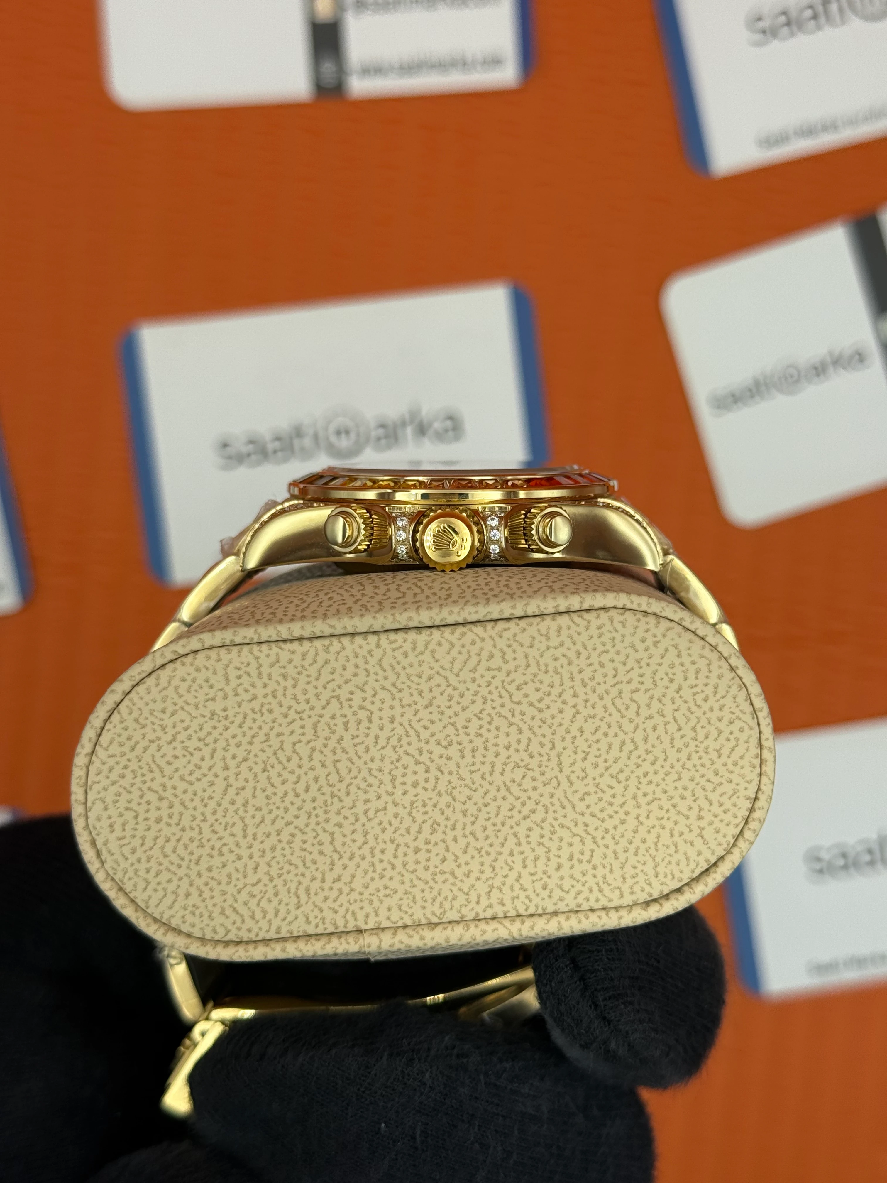 ROLEX Daytona rainbow black dial gold kasa-kordon