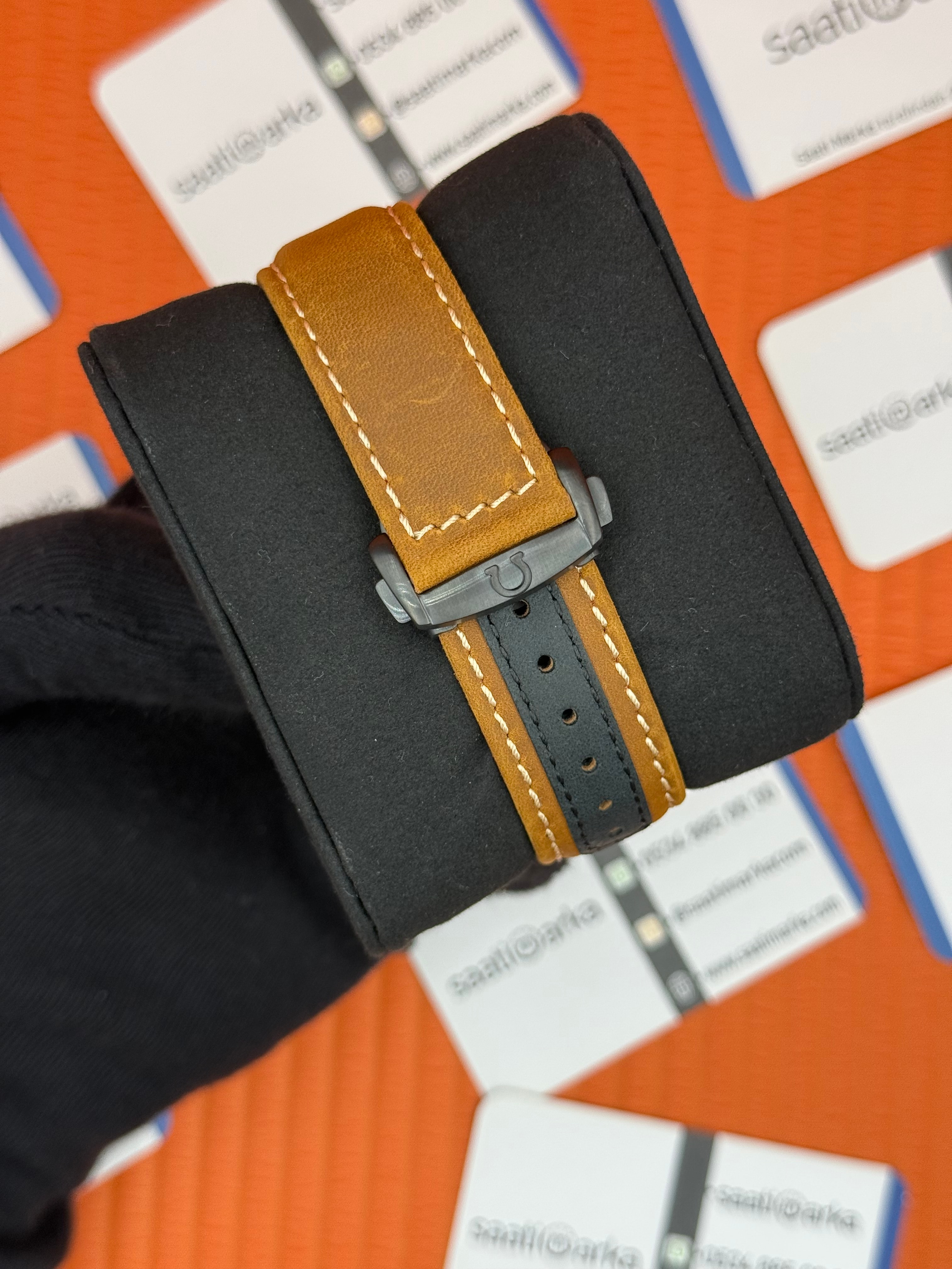 OEMGA SPEEDMASTER SİYAH KASA KADRAN DERİ KAHVE KORDON