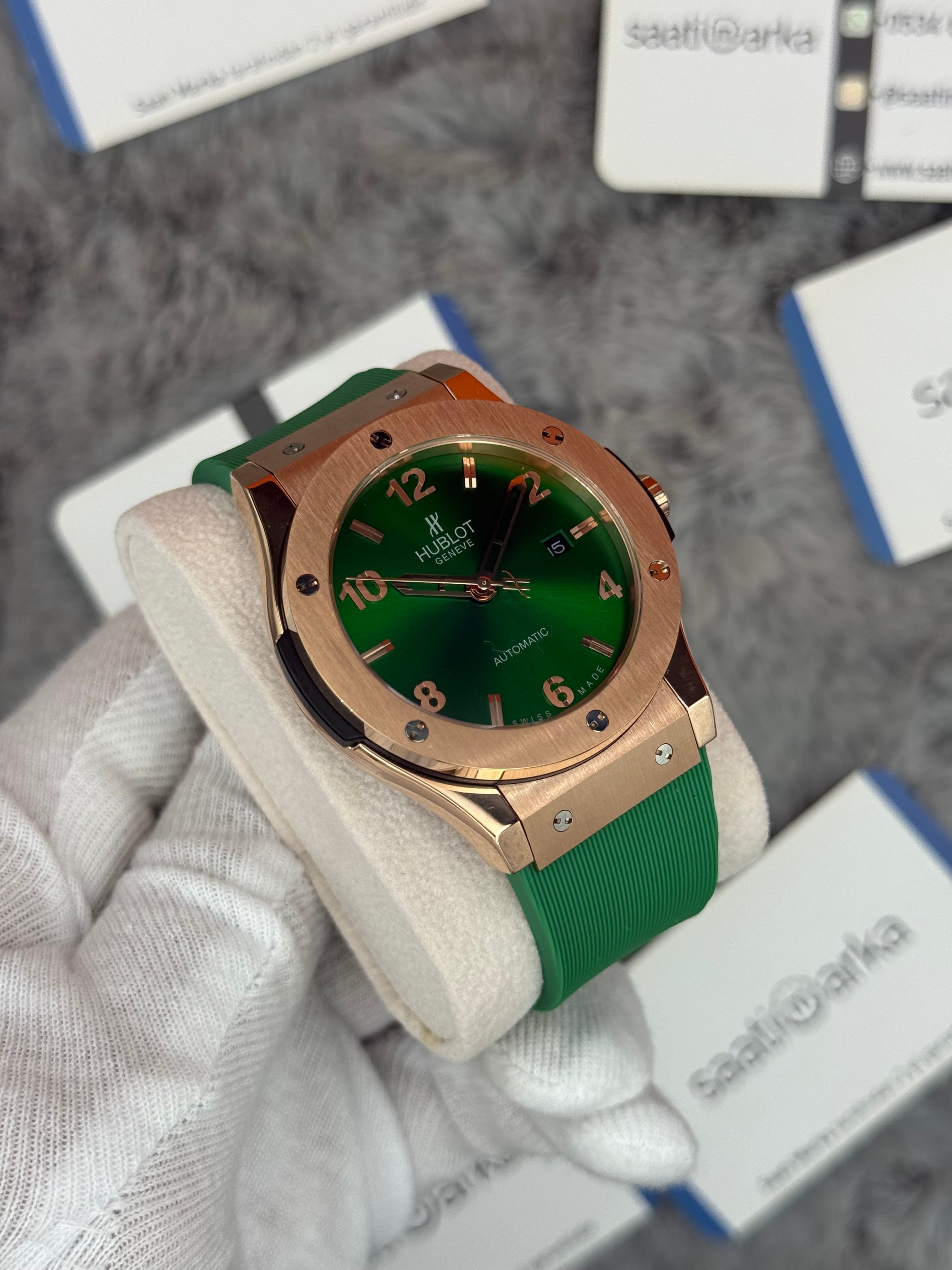 HUBLOT vendome 41mm rose kasa yeşil kadran yeşil kauçuk kordon erkek kol saati