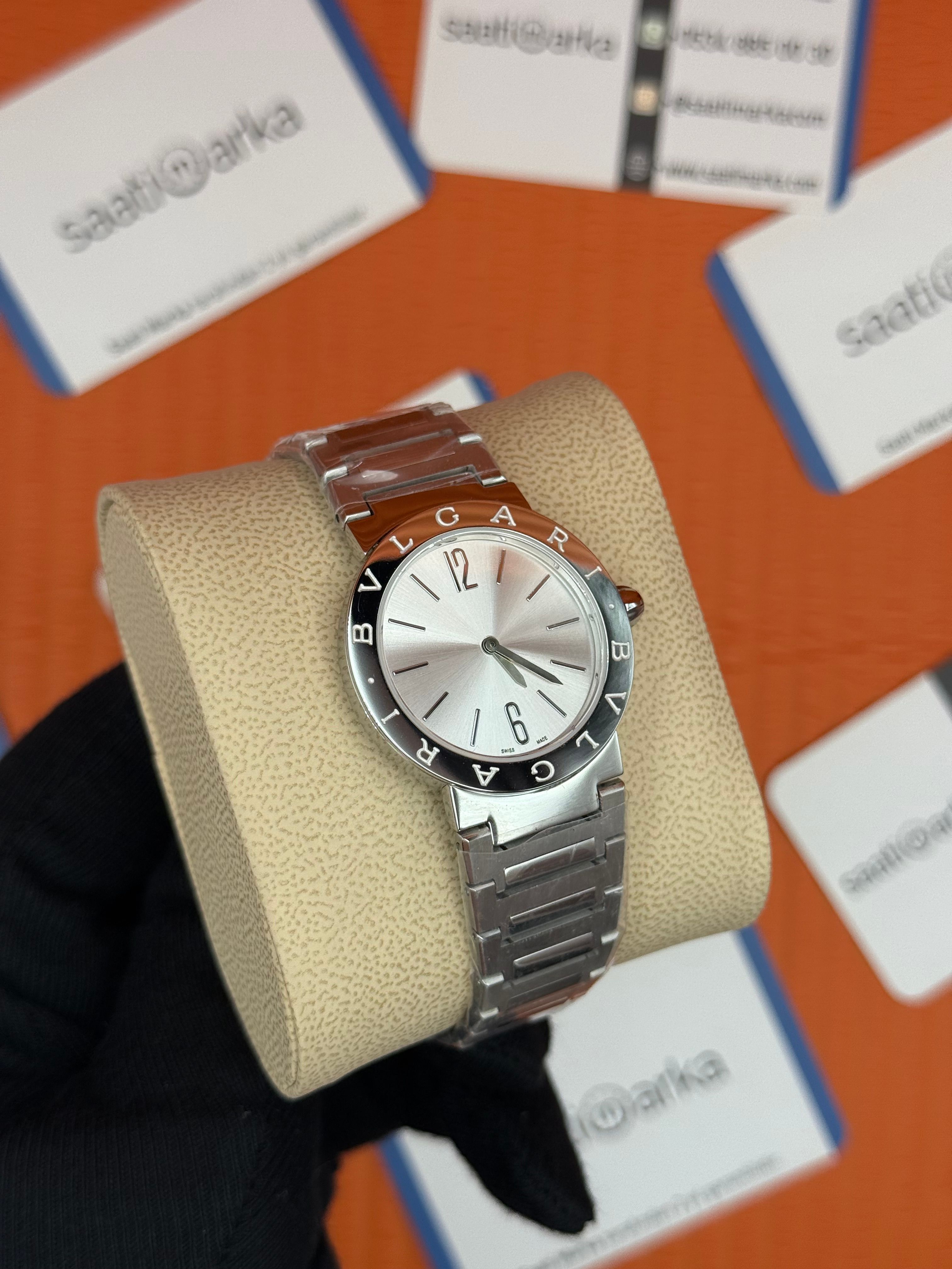 BVLGARI beyaz kadran silver kasa kordon kadın kol saati