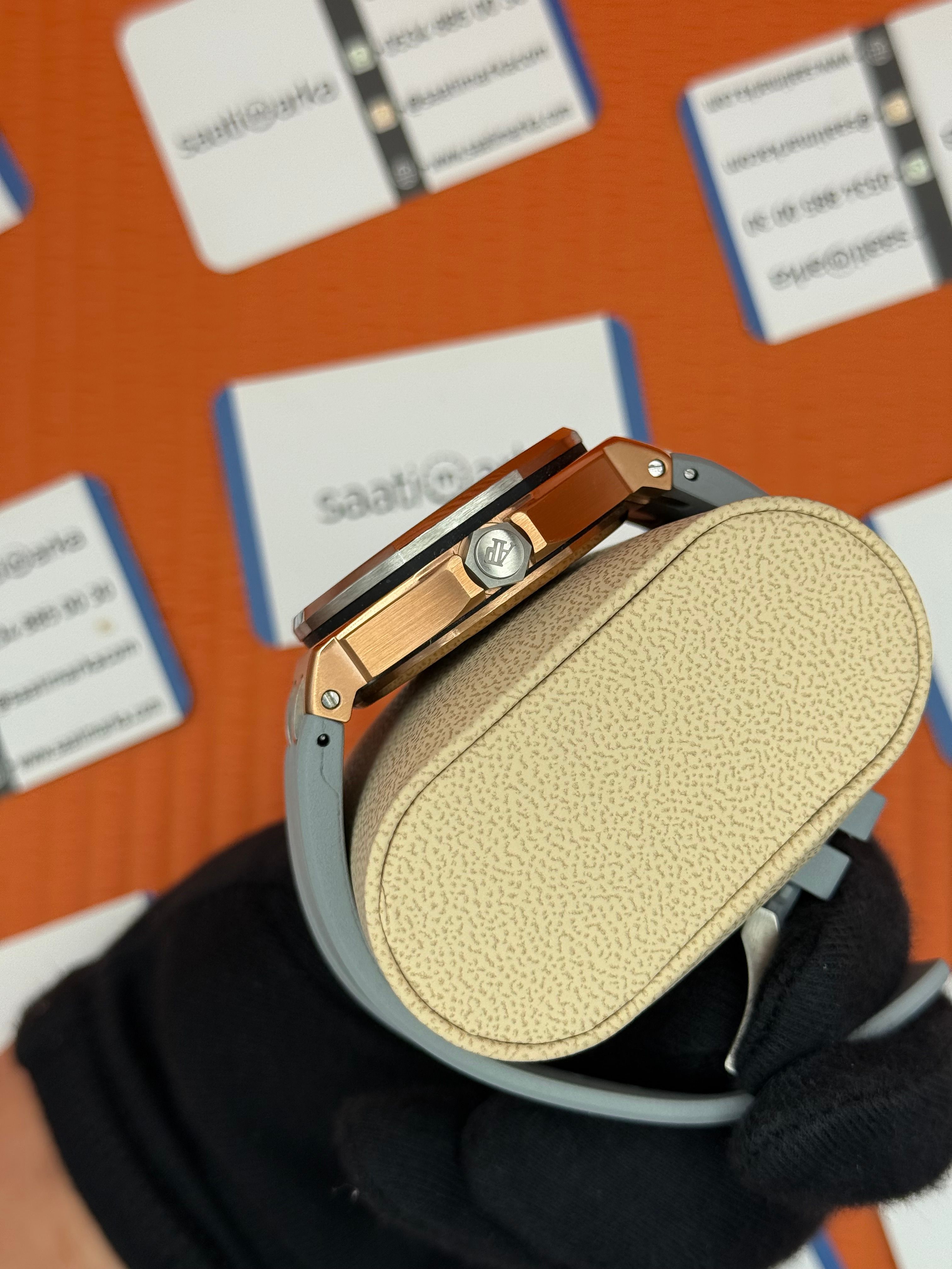 AUDEMARS PİGUET ROYAL OAK KAUÇUK GRİ KORDON OTOMATİK MEKANİZMA 