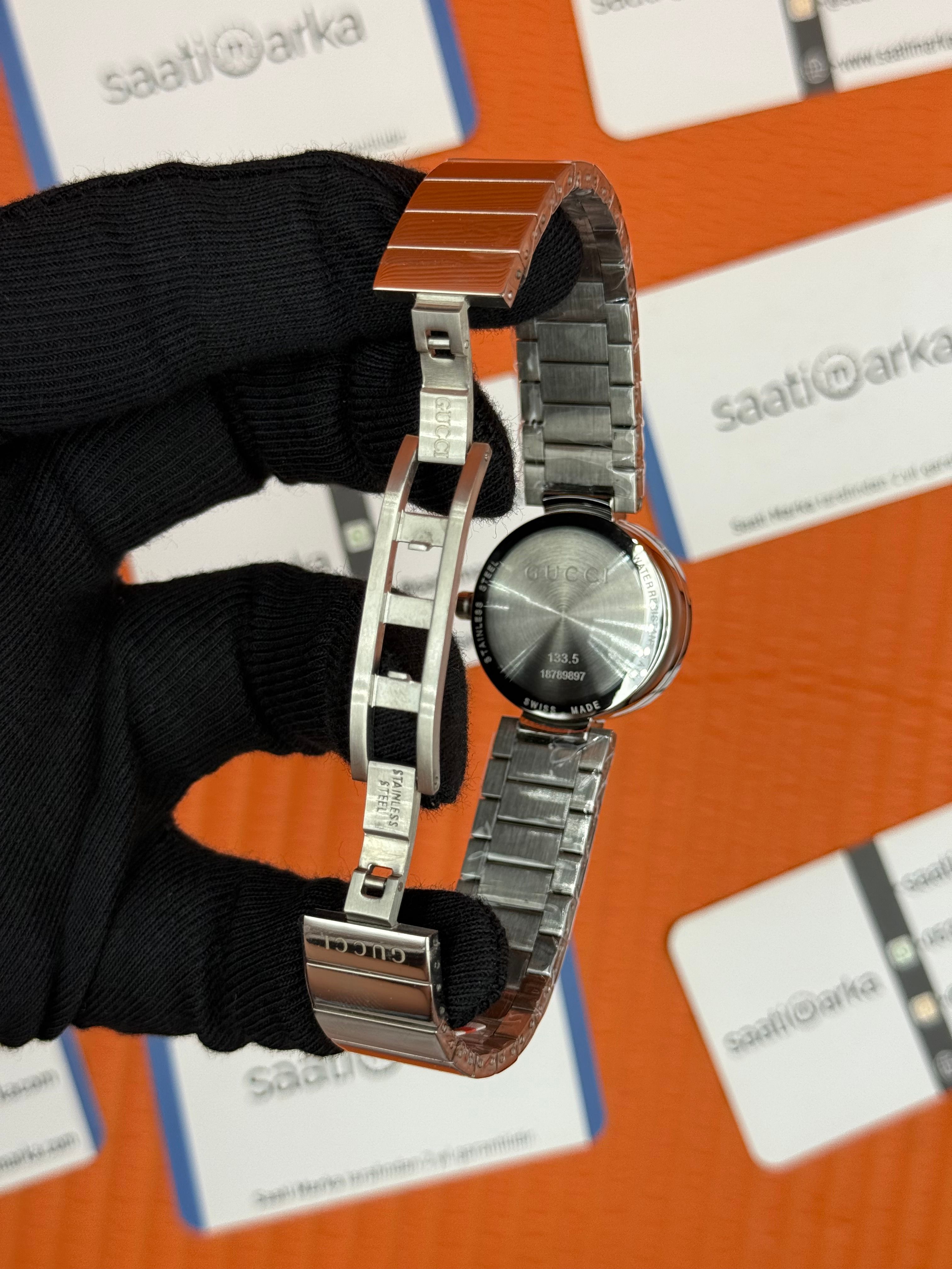 GUCCI antrasit kadran silver kordon taşlı bezel 