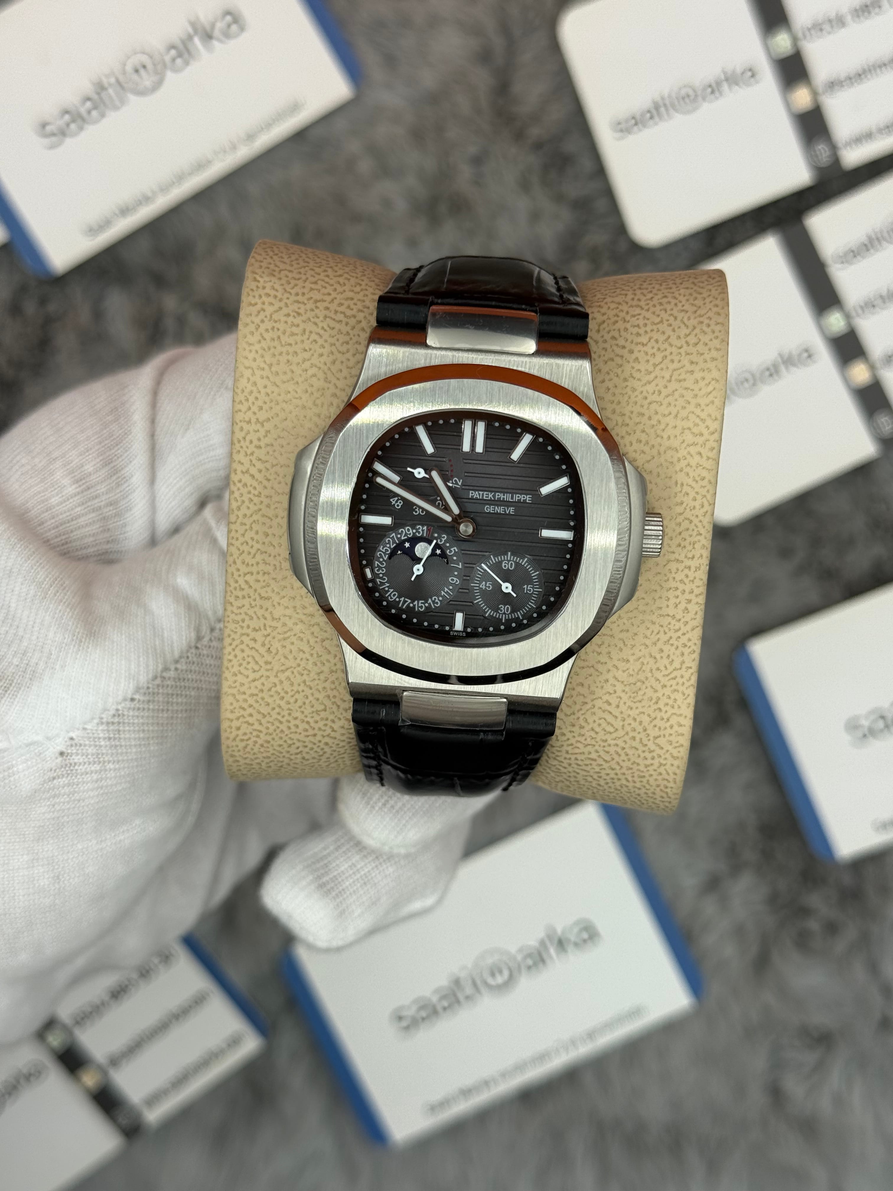 PATEK PHİLİPPE nautilus moontphase 5712 gri kadran siyah deri kordon silver kasa 40mm erkek kol saati