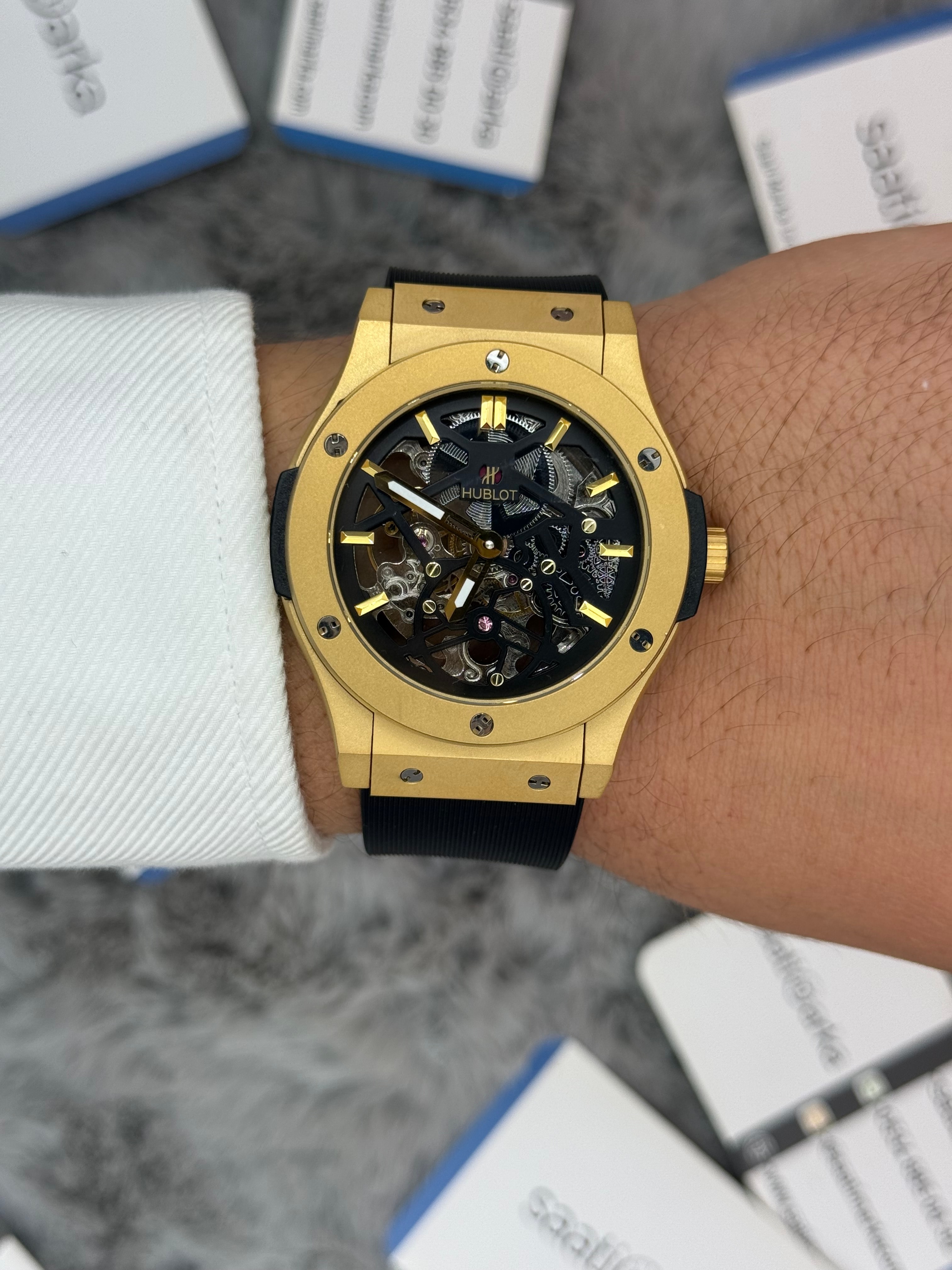 HUBLOT big bang tourbillon 41mm gold kasa siyah kauçuk kordon erkek kol saati