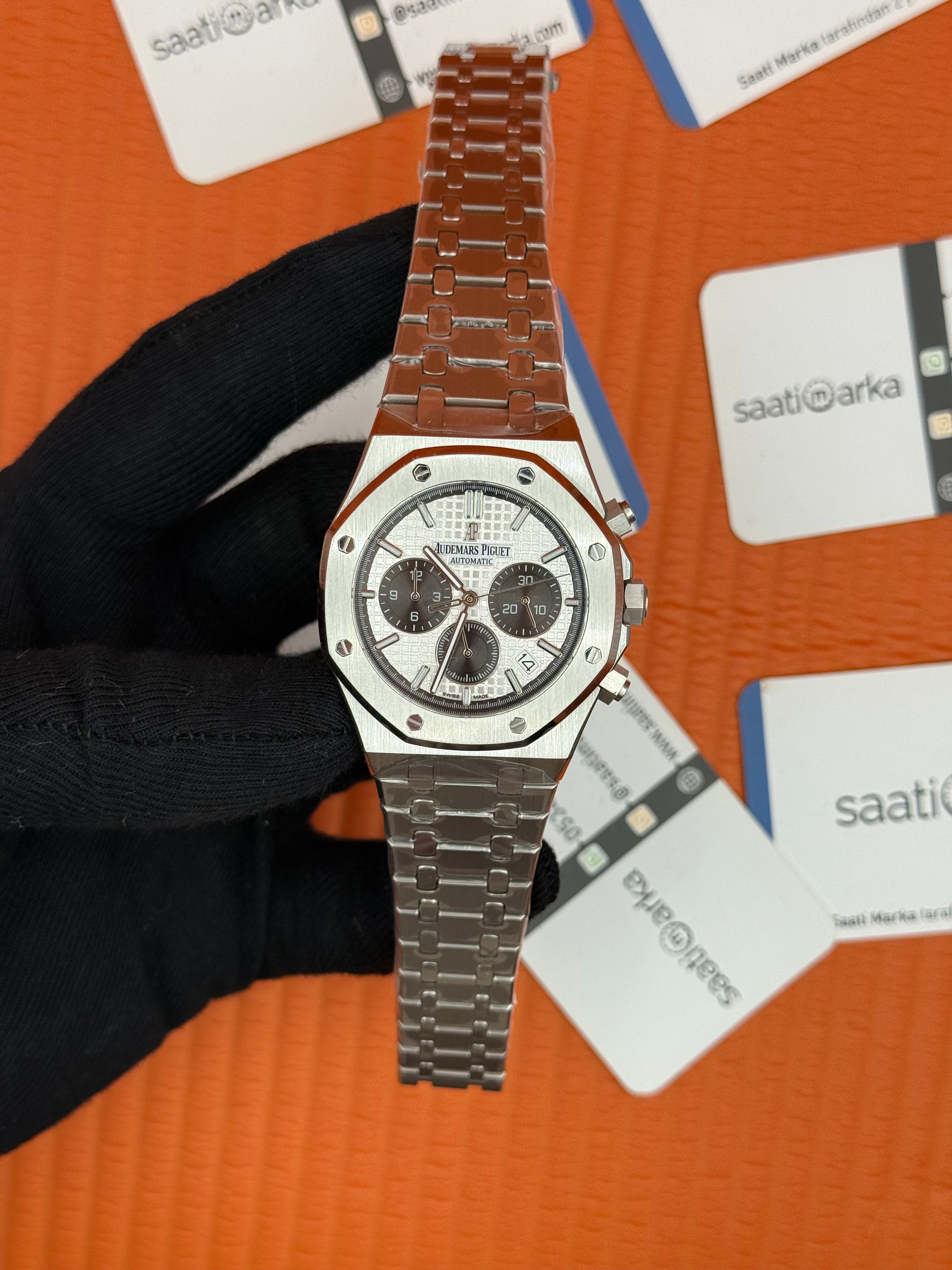 AUDEMARS PİGUET ROYAL OAK SİLVER KASA KORDON BEYAZ KADRAN