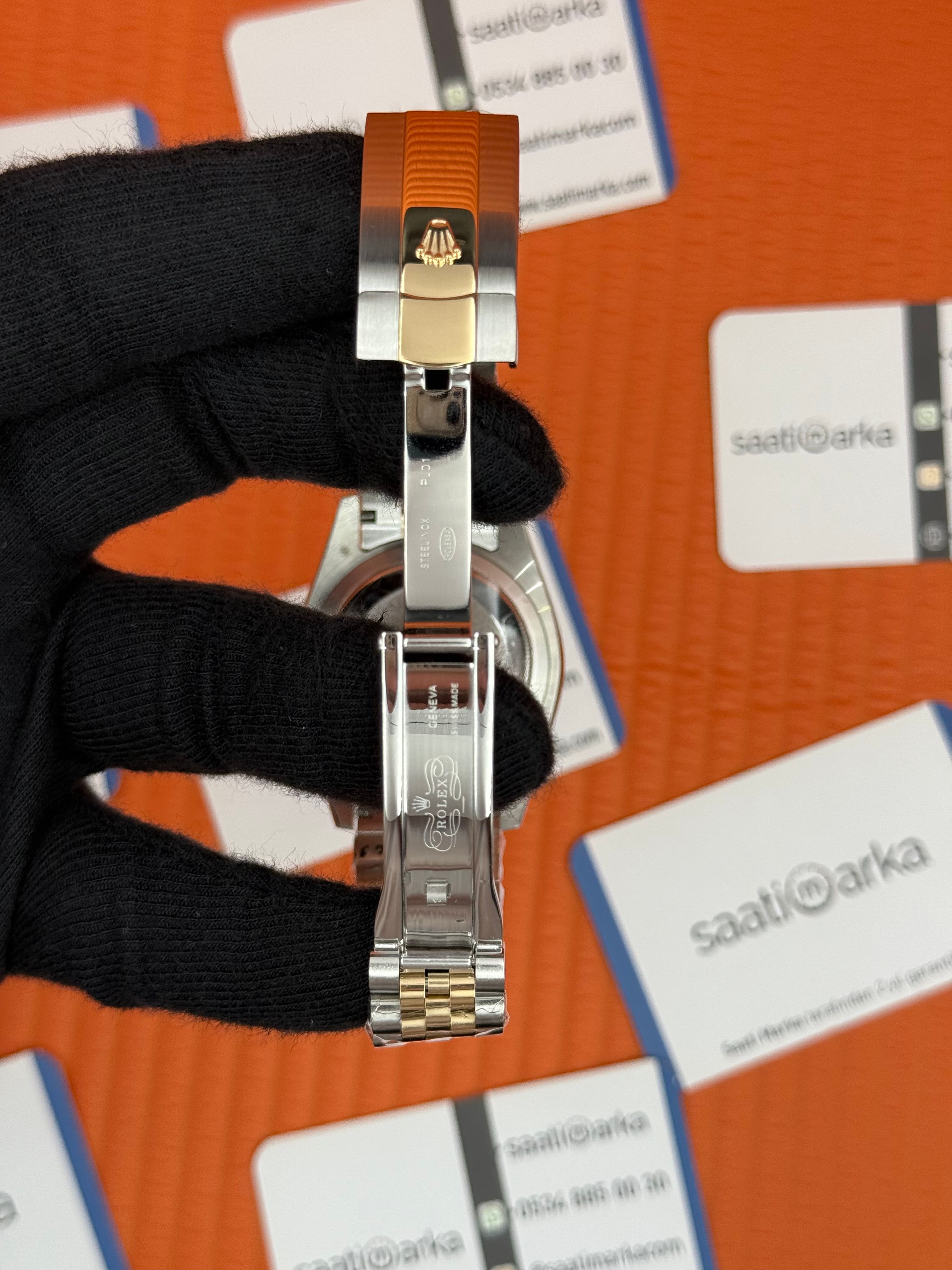 ROLEX Sky Dweller white dial jubile kordon gold silver kasa-kordon