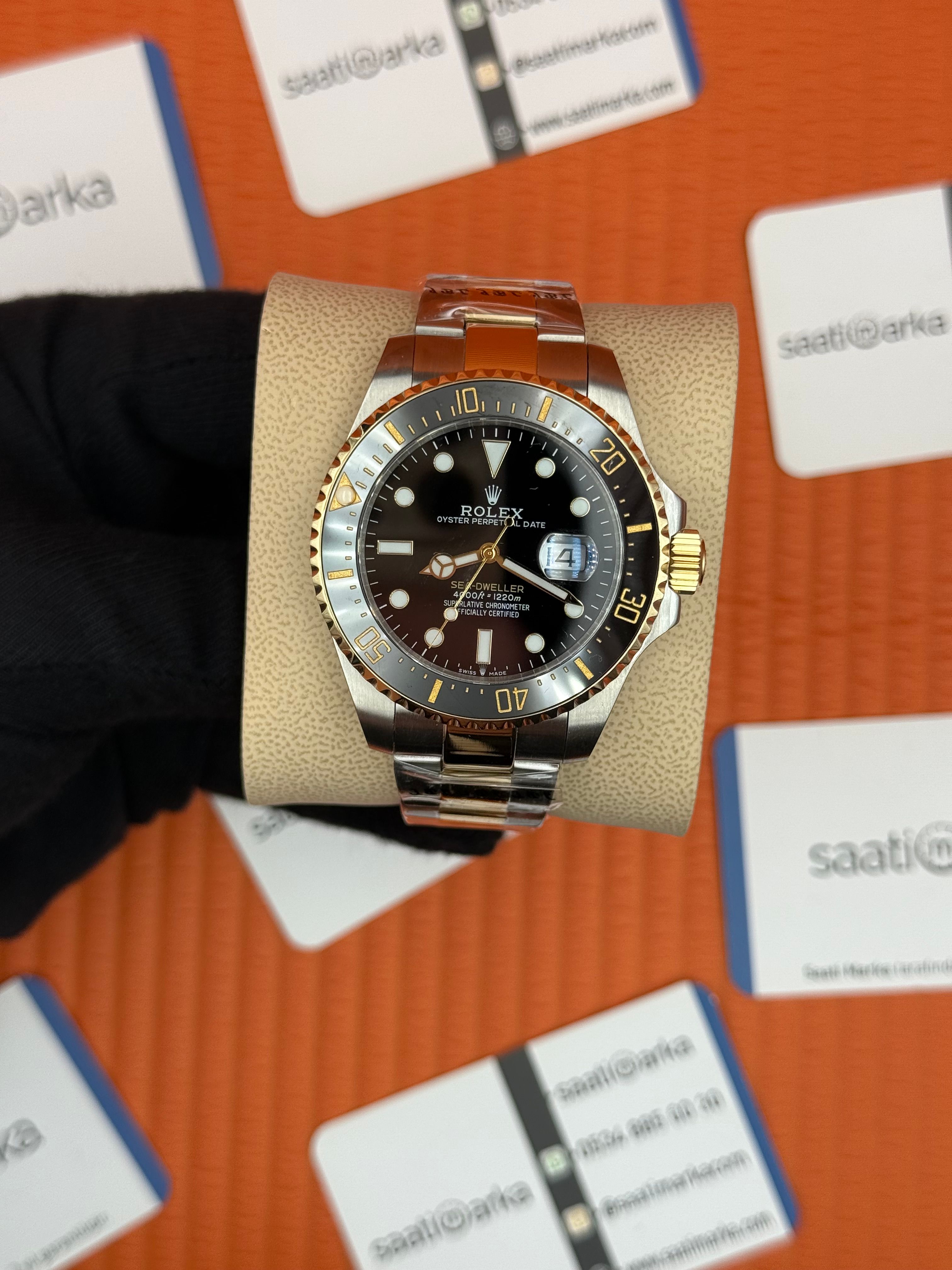 ROLEX Sea Dweller oyster black dial gold silver kasa-kordon