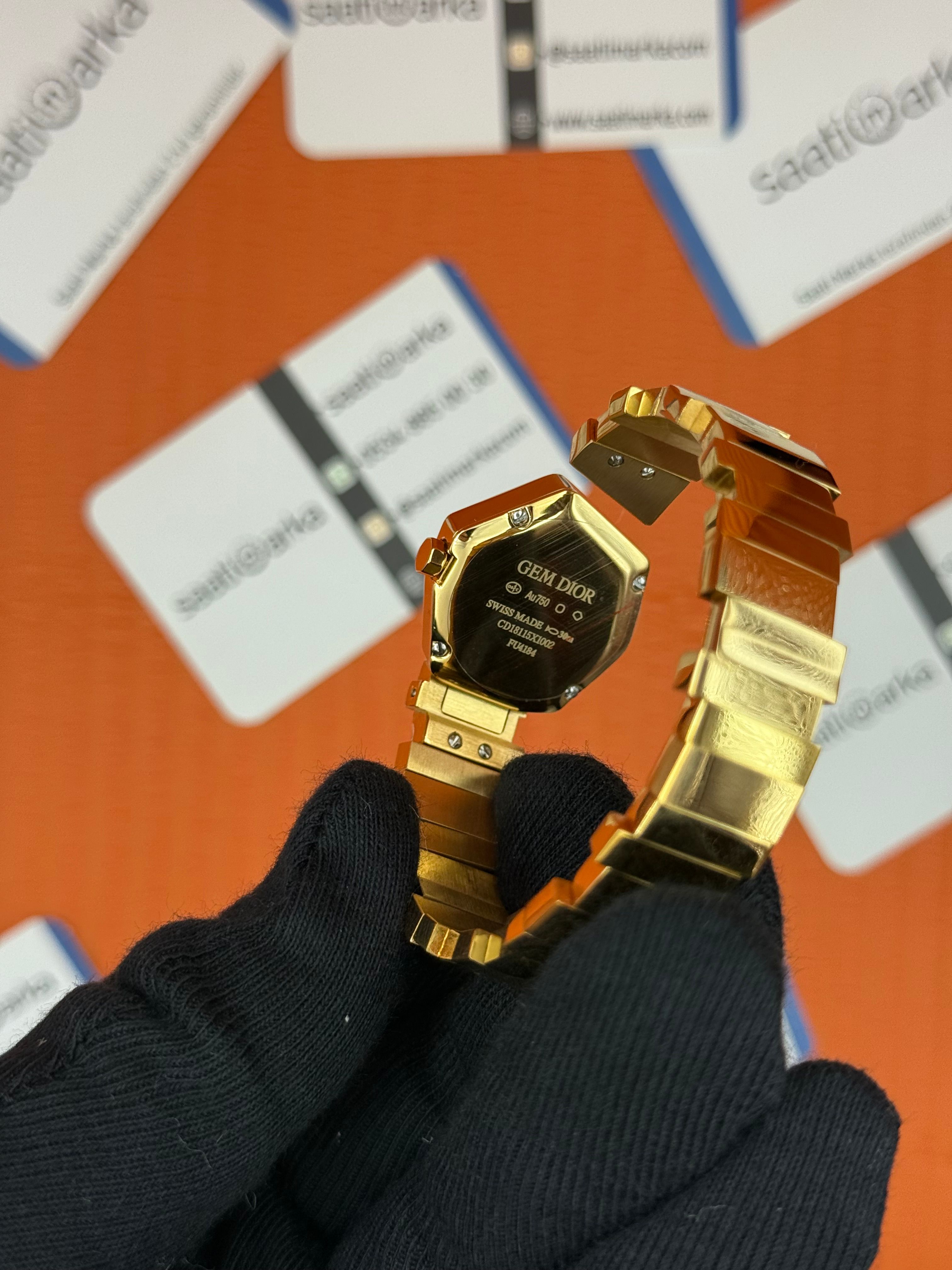 DİOR sedefli kadran taşlı bezel gold kasa kordon kadın kol saati