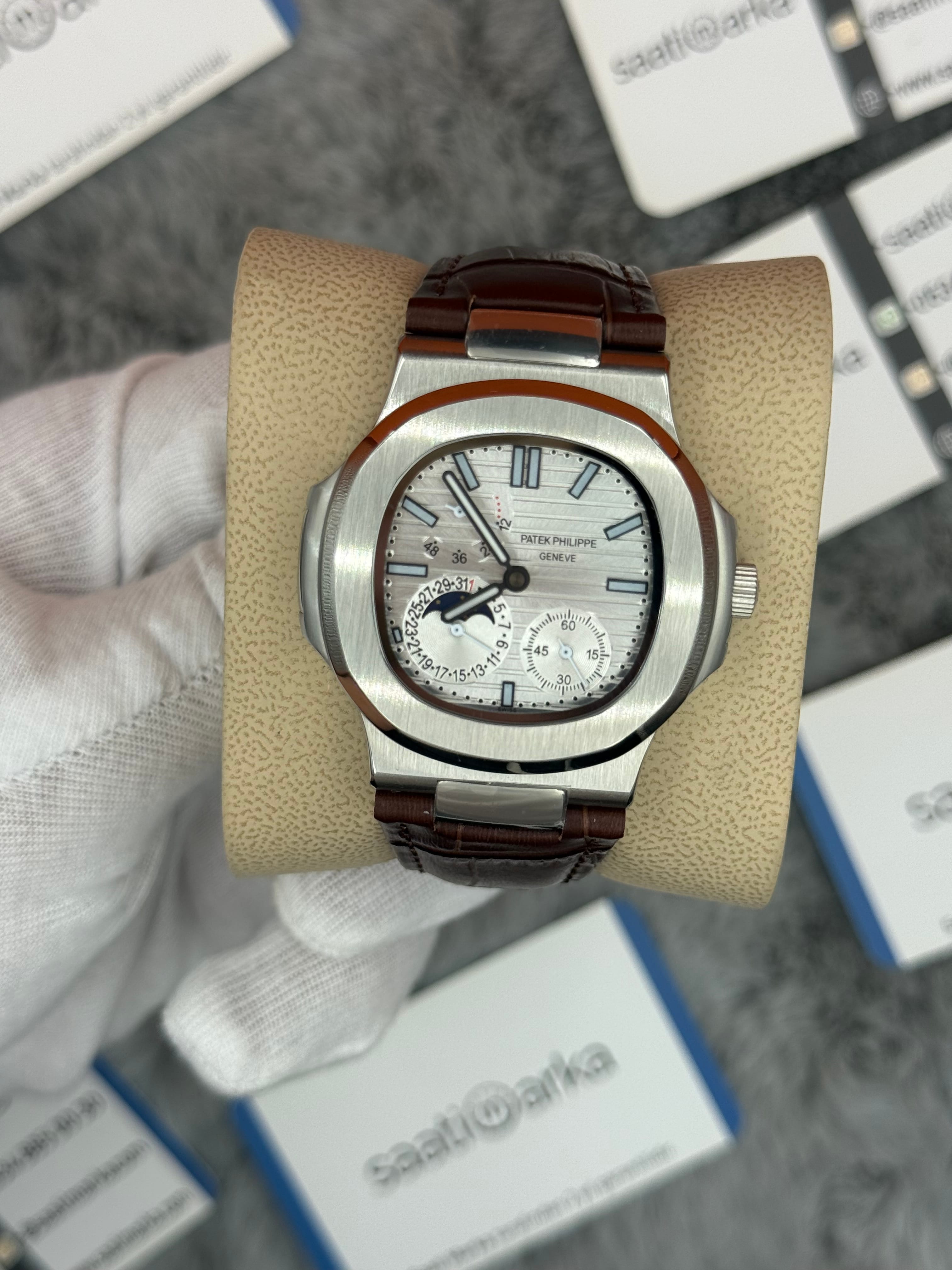 PATEK PHİLİPPE nautiilus moontphase 5712 beyaz kadran kahverengi deri kordon silver kasa 40mm erkek kol saati