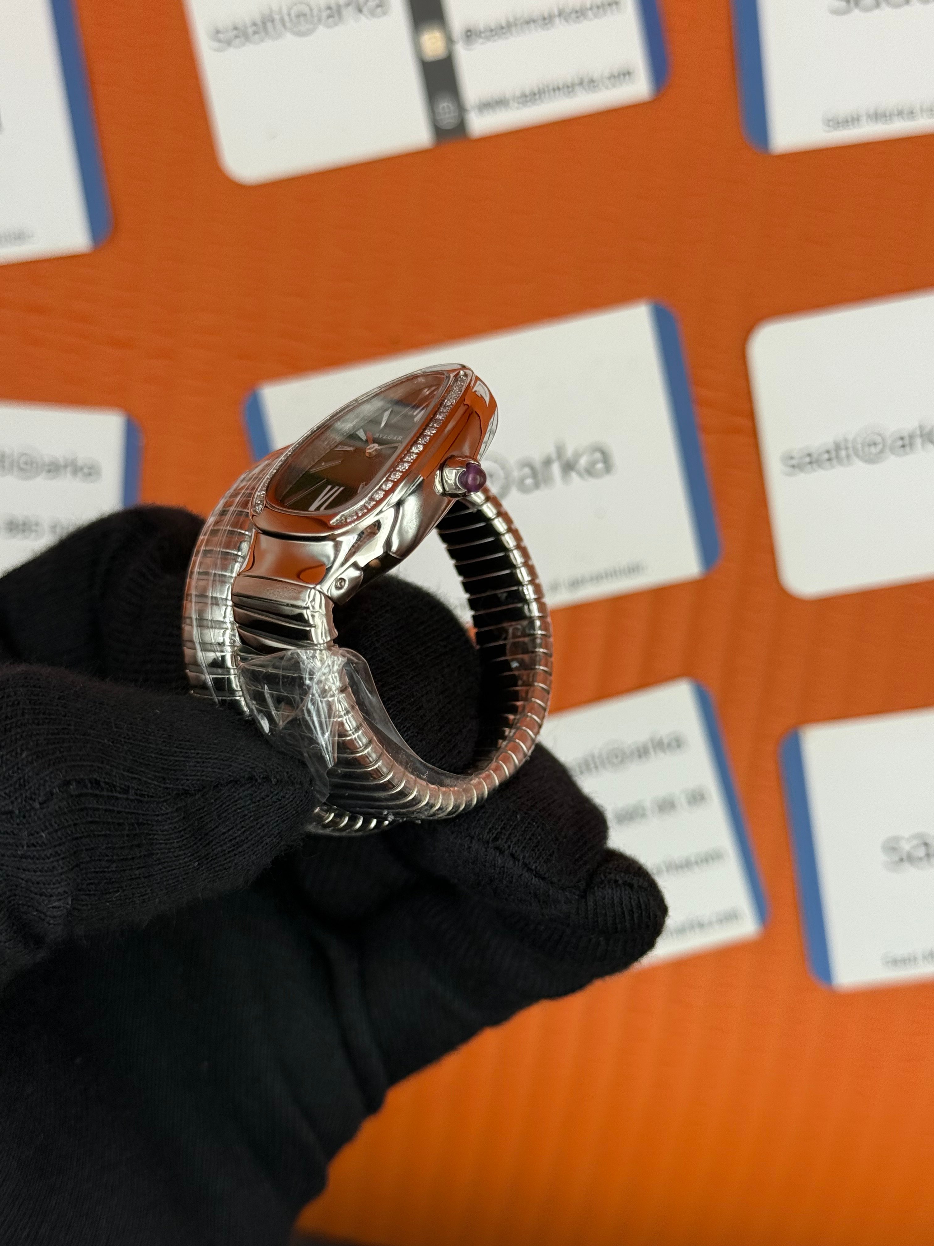 BVLGARİ serpenti tek sarma silver kordon taşlı bezel yeşil kadran kadın kol saati