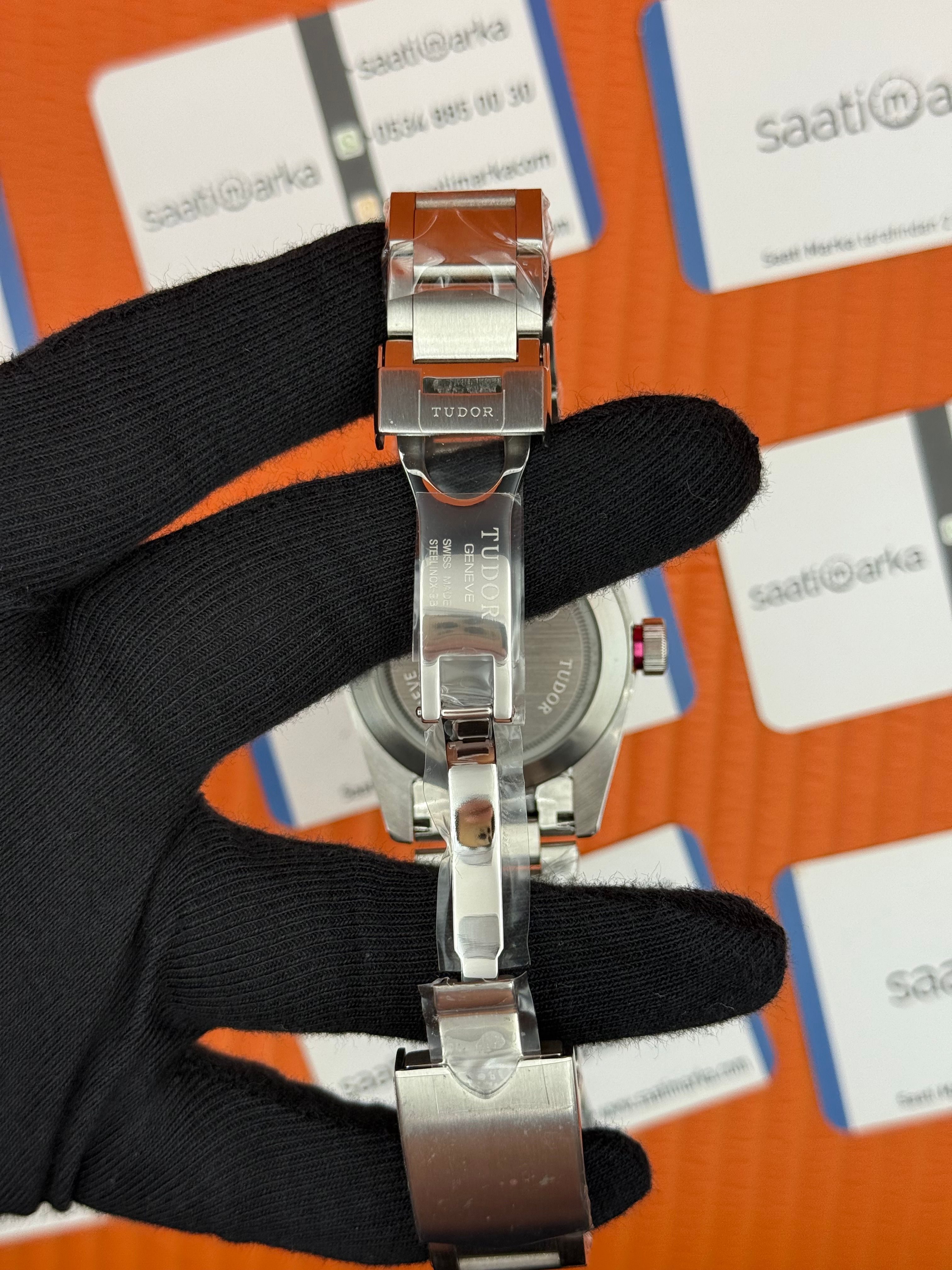 TUDOR black bey siyah kadran  mor bezel silver kasa kordon 41mm erkek kol saati