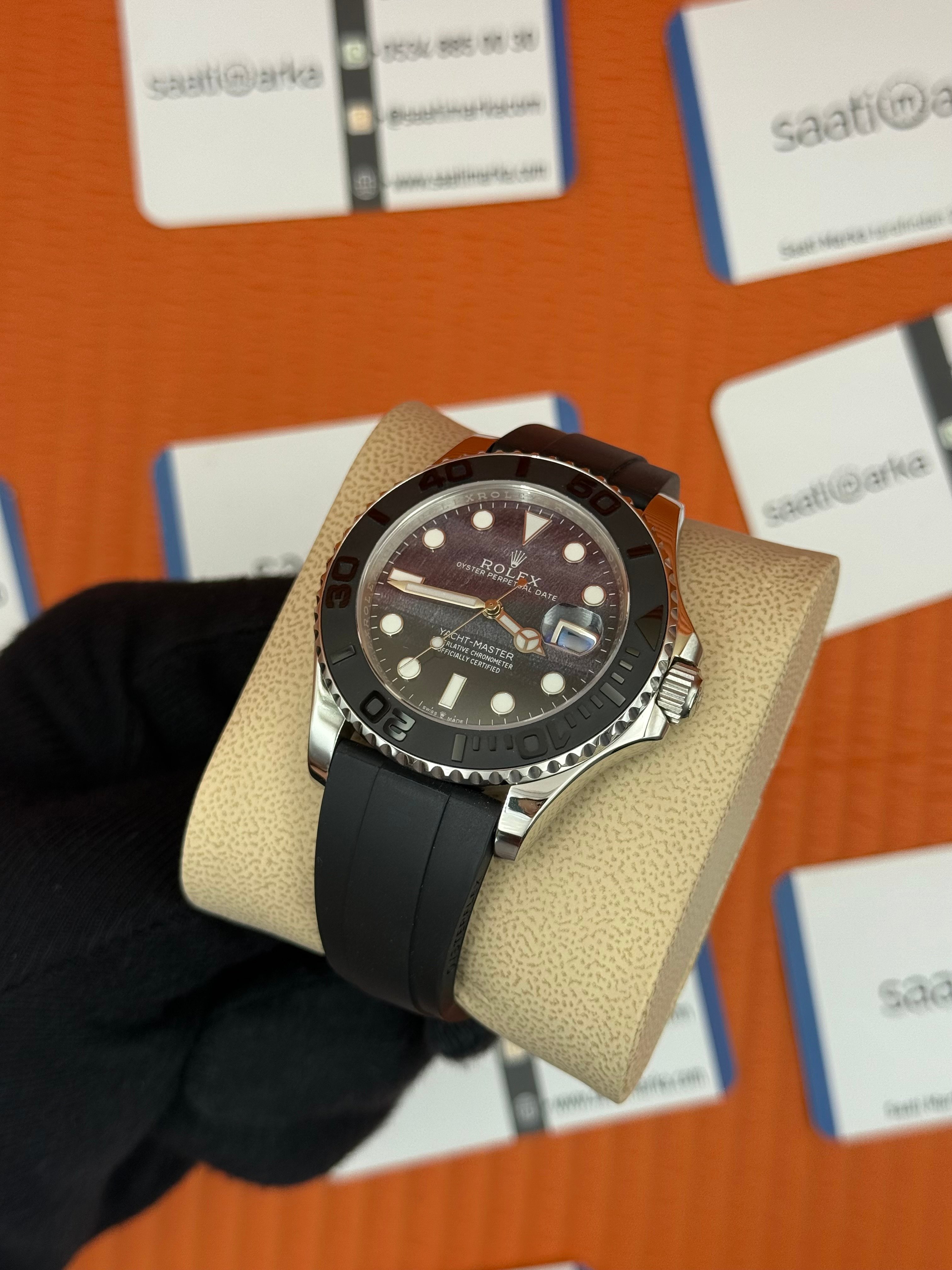 ROLEX Yacht Master desenli lacivert kadran siyah kauçuk kordon