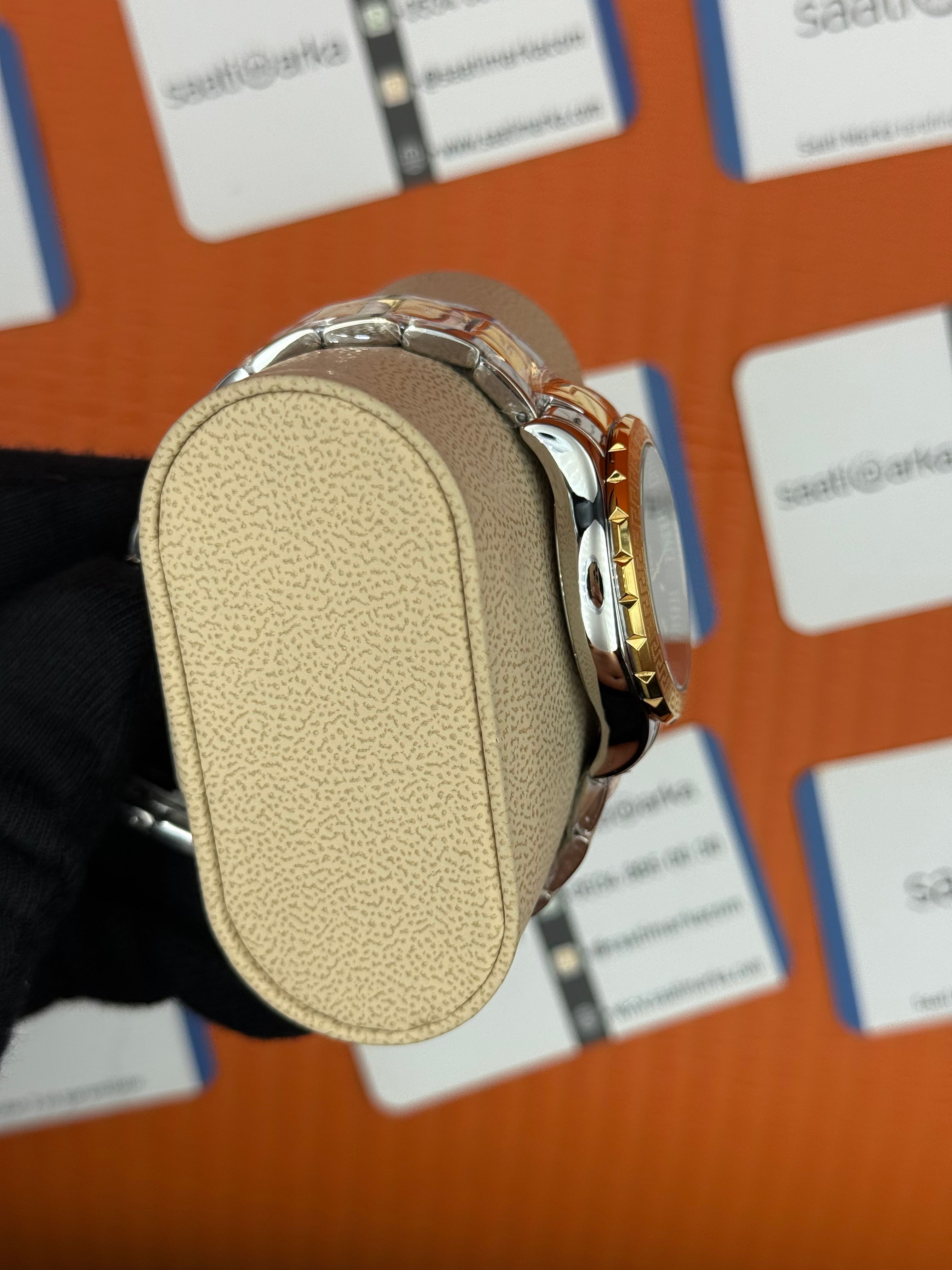 VERSACE siyah kadran gold silver kasa kordon kadın kol saati