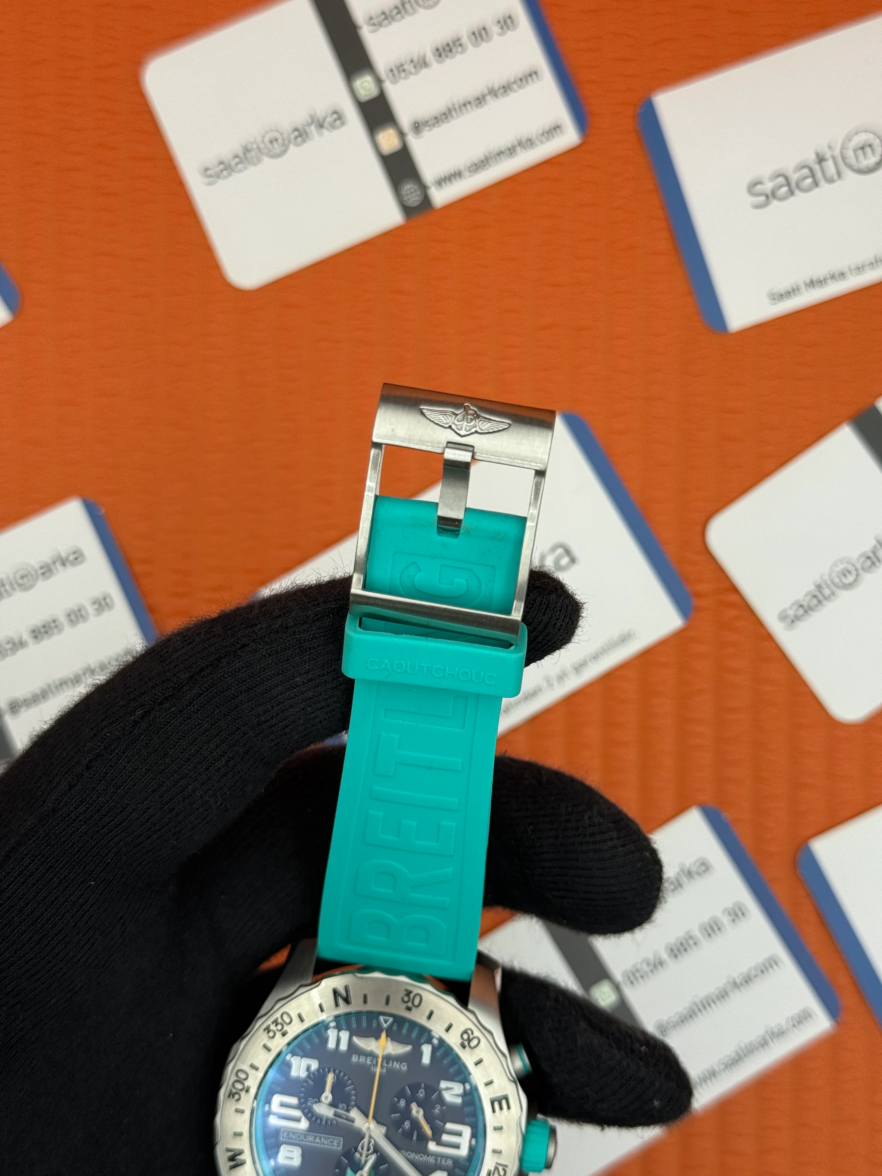 BREITLING Endurance turkuaz kauçuk kordon siyah kadran çelik kasa