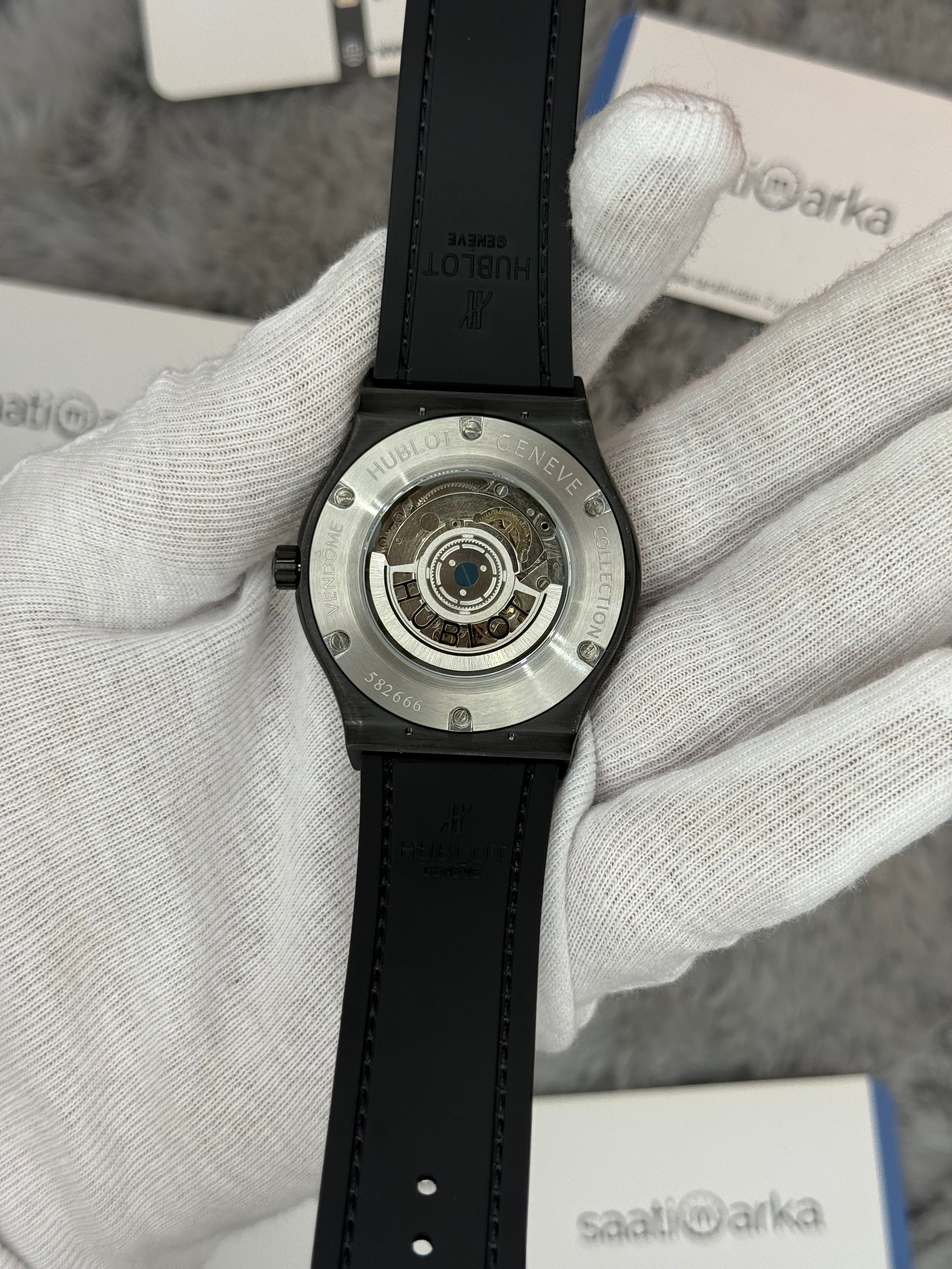 HUBLOT vendome 41mm siyah kasa siyah kadran siyah deri kordon erkek kol saati