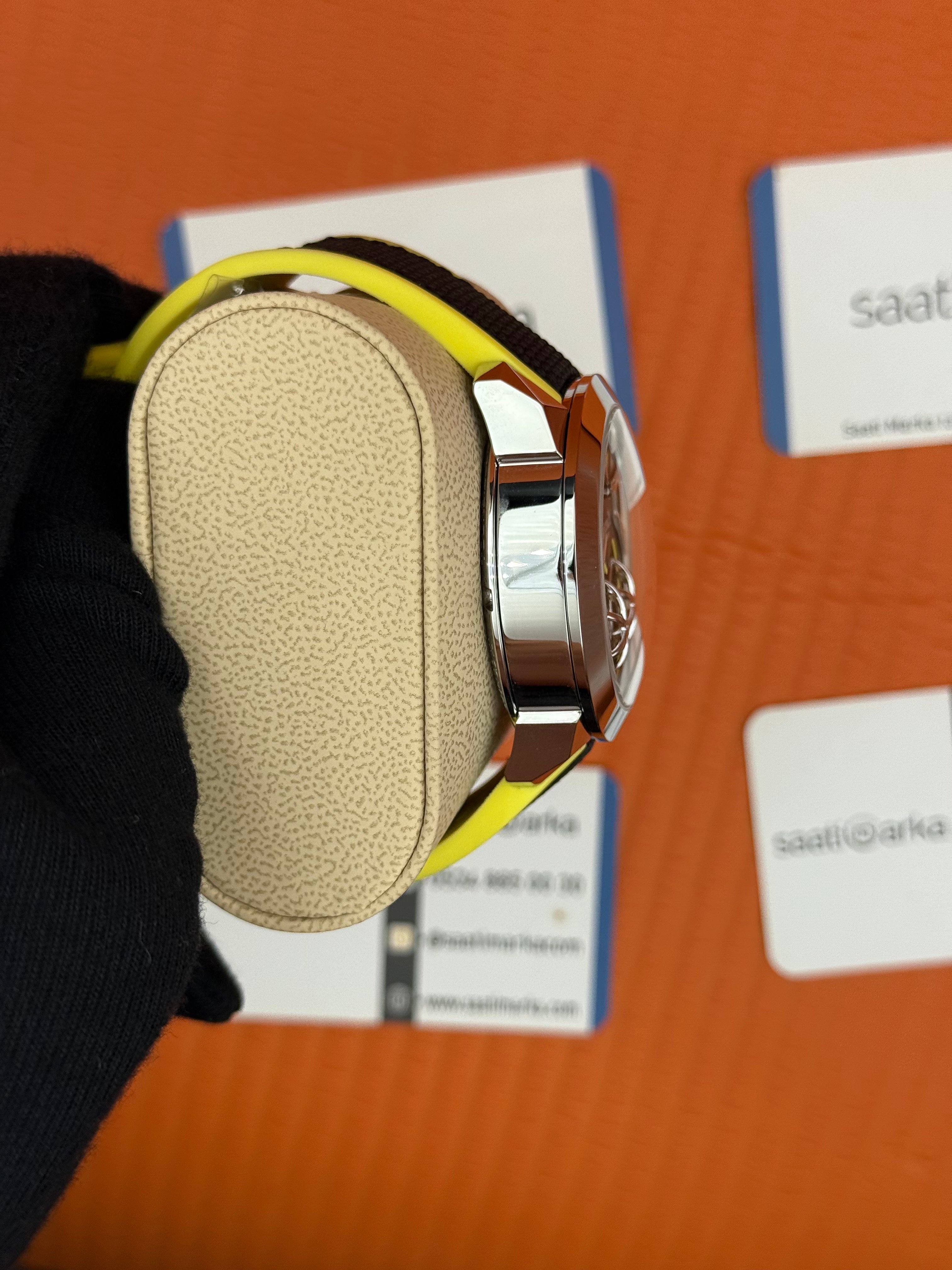 JACOB&CO siyah turbillon kadran sarı siyah kauçuk kordon silver kasa 