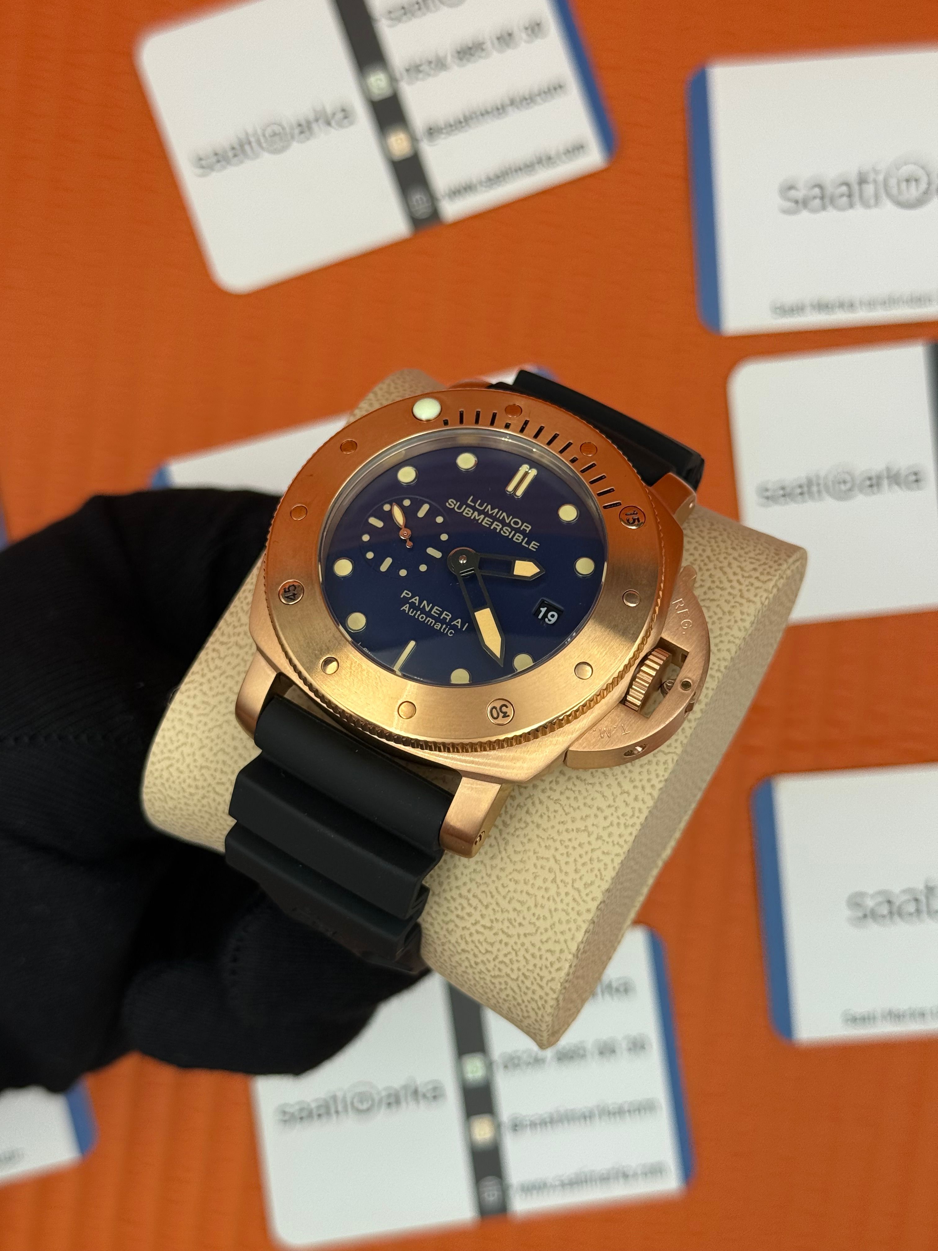PANERAI submersible automatic siyah kauçuk kordon rose kasa lacivert kadran