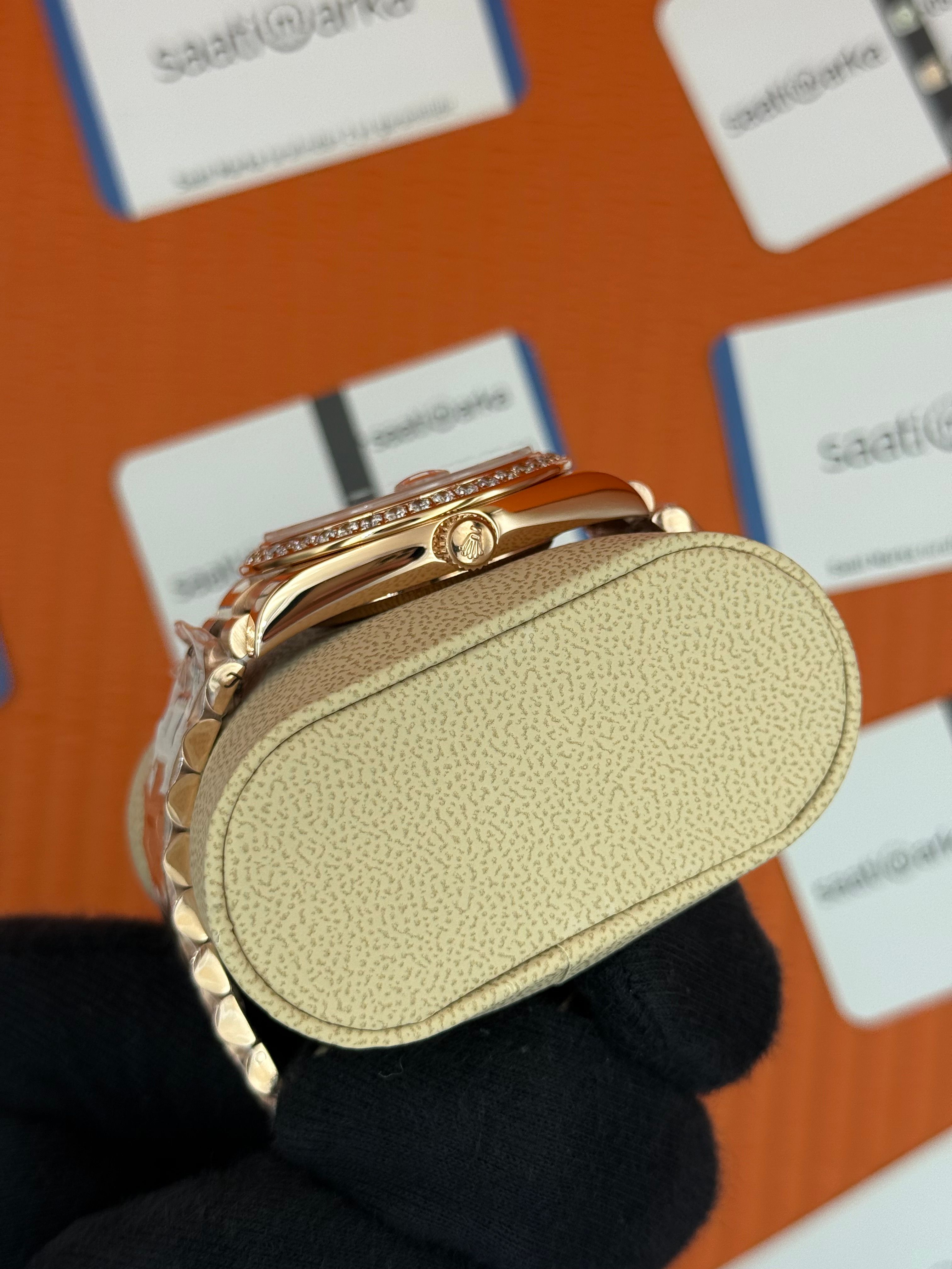 ROLEX Day Date taşlı bezel roma rakamlı gri kadran rose kasa-kordon oyster