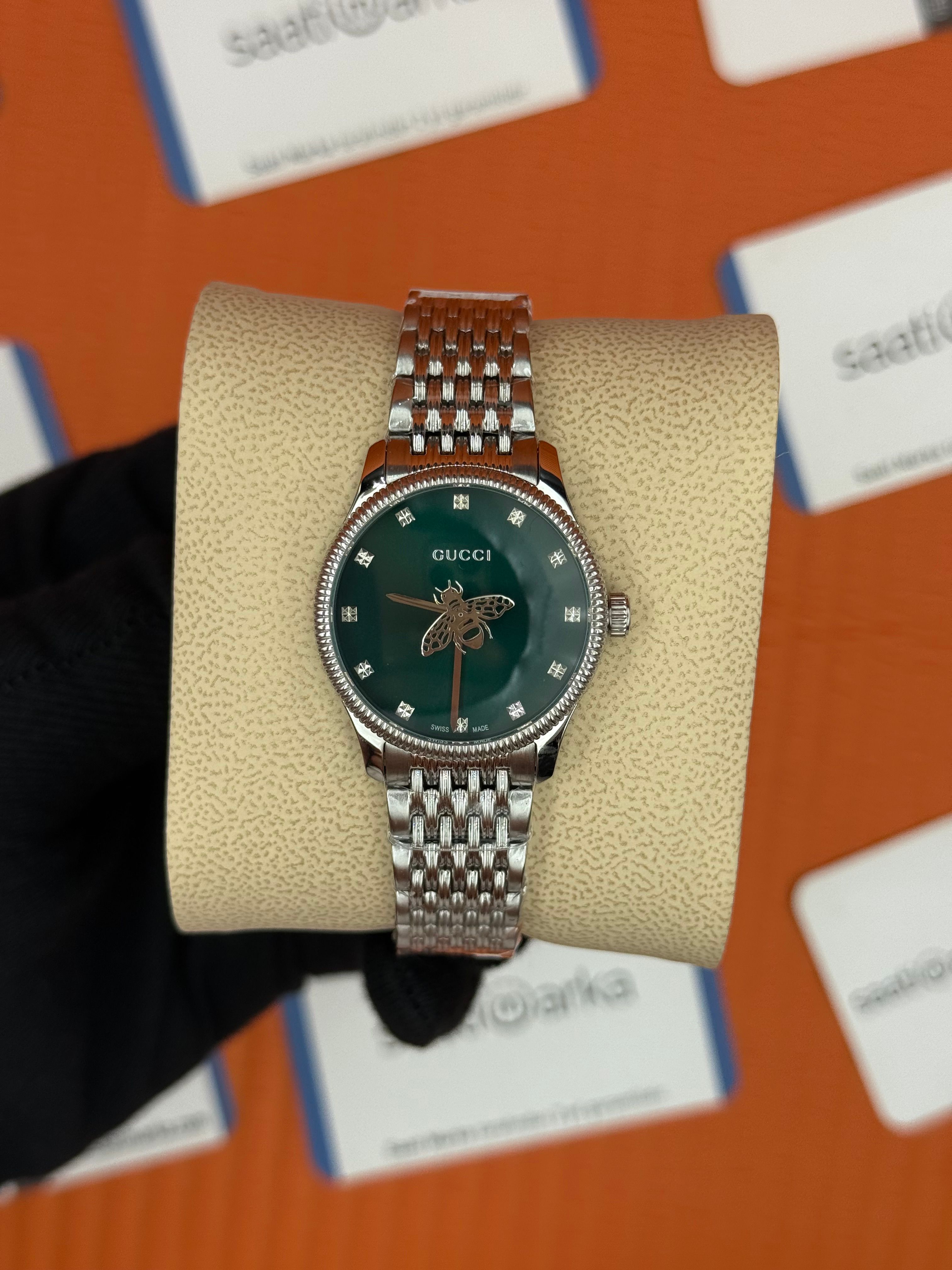 GUCCI yeşil kadran silver kasa kordon kadın kol saati