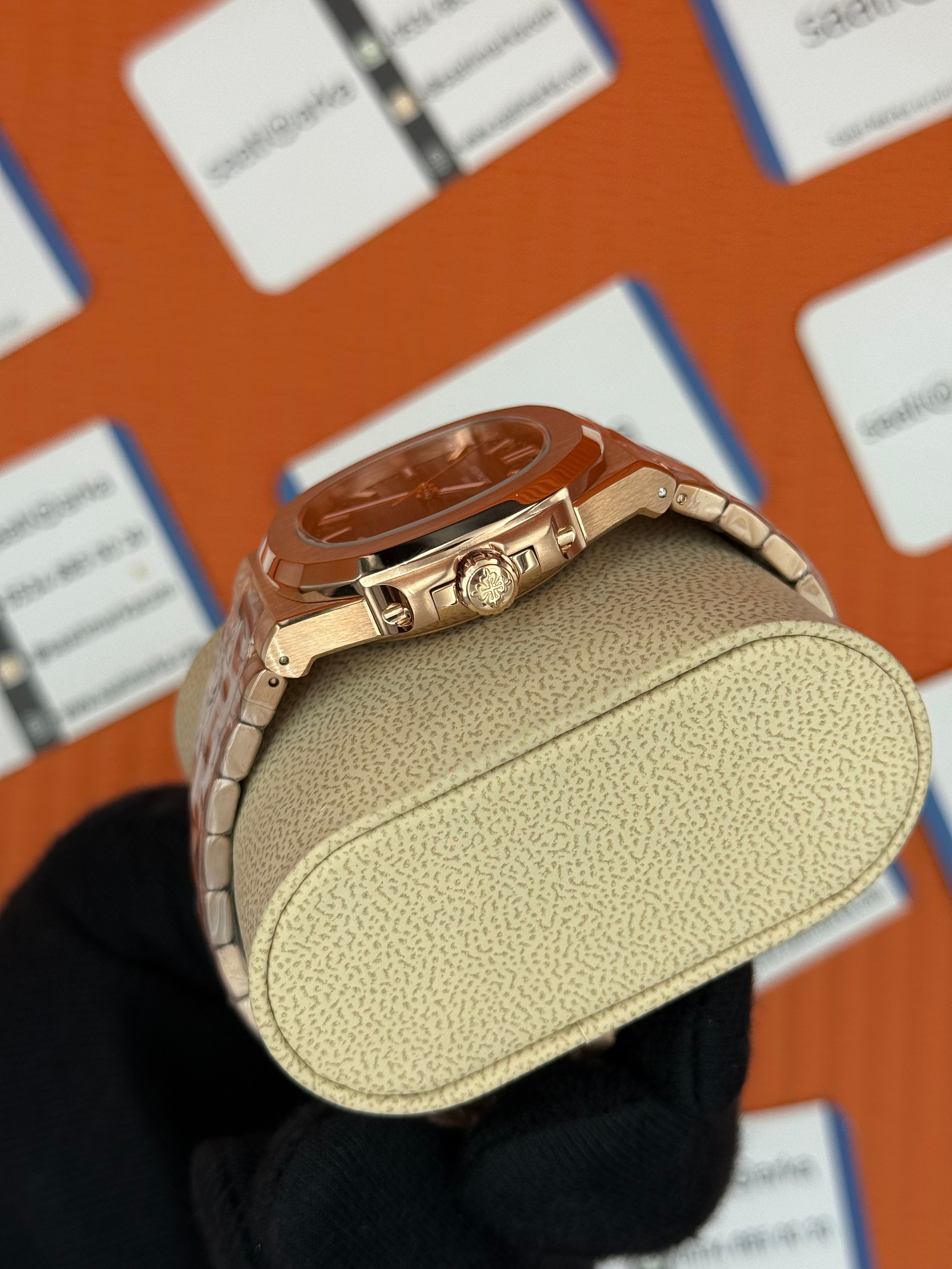 PATEK PHILIPPE NAUTİLUS SİYAH KADRAN ROSE KASA KORDON 