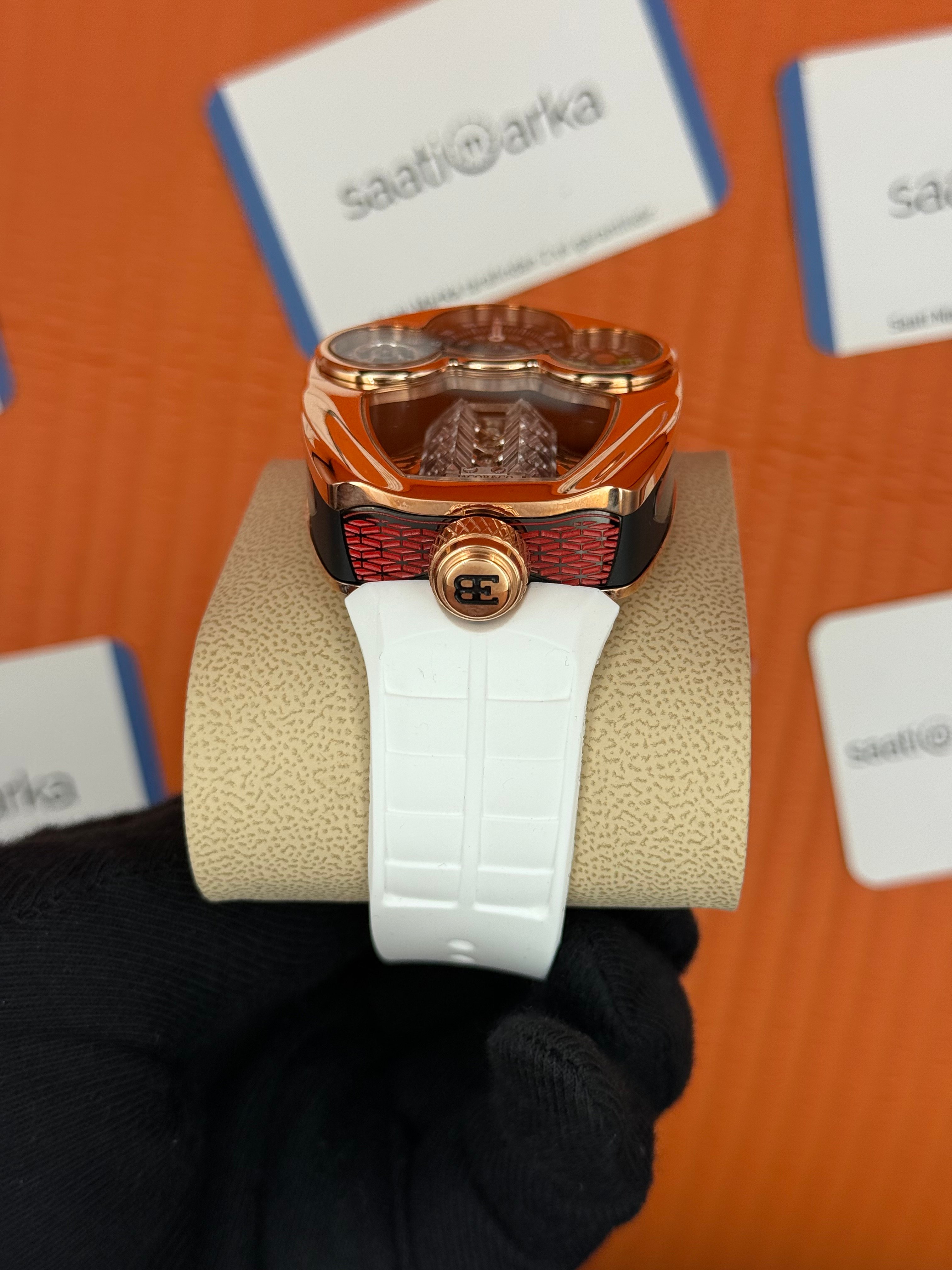 JACOB&CO BUGATTI turbillon kadran beyaz kauçuk kordon rose kasa 