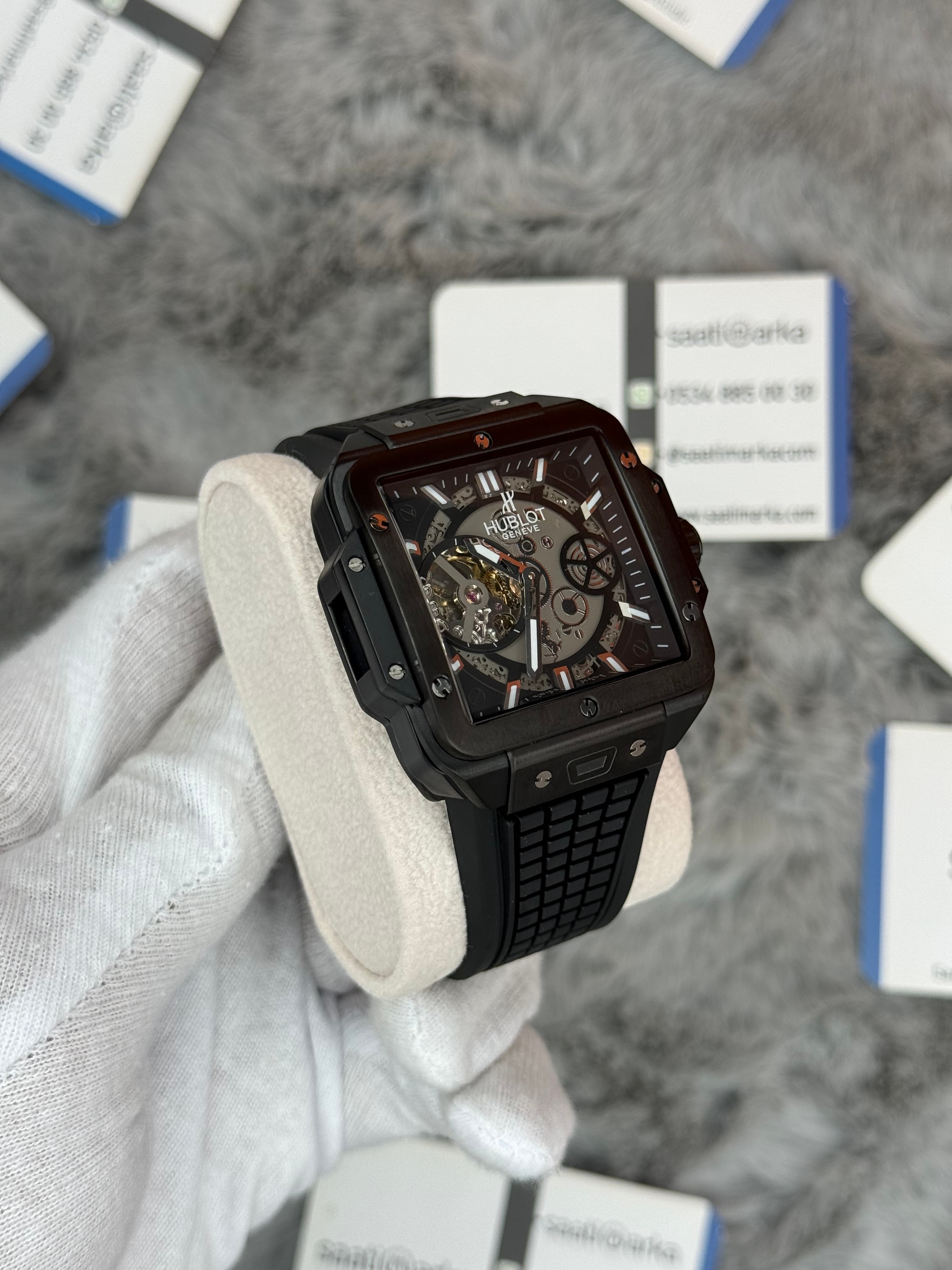 HUBLOT square bang tourbillon 42mm siyah kasa siyah kauçuk kordon erkek kol saati