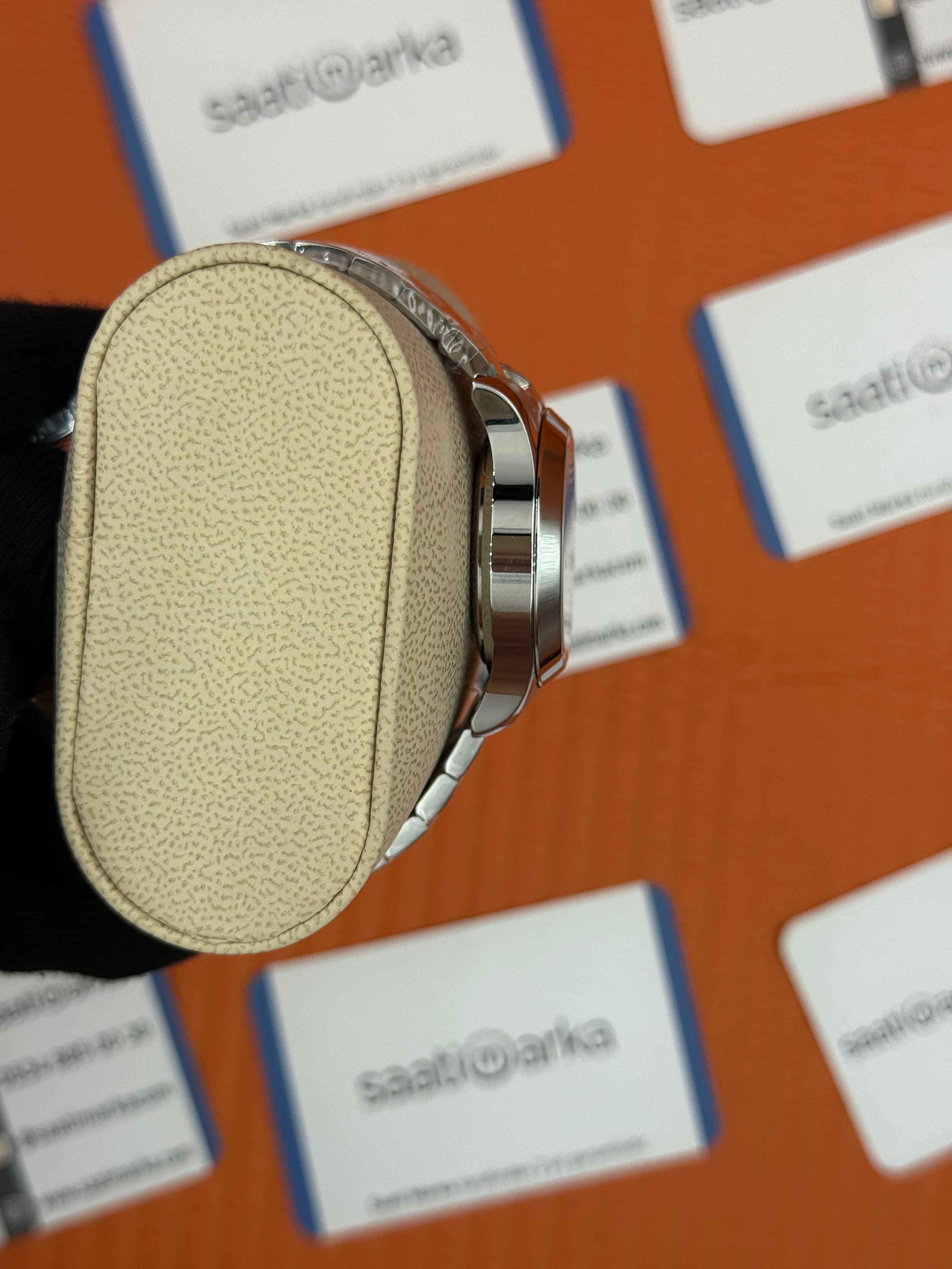 GUCCI sarı kadran gold silver kasa-kordon kadın kol saati