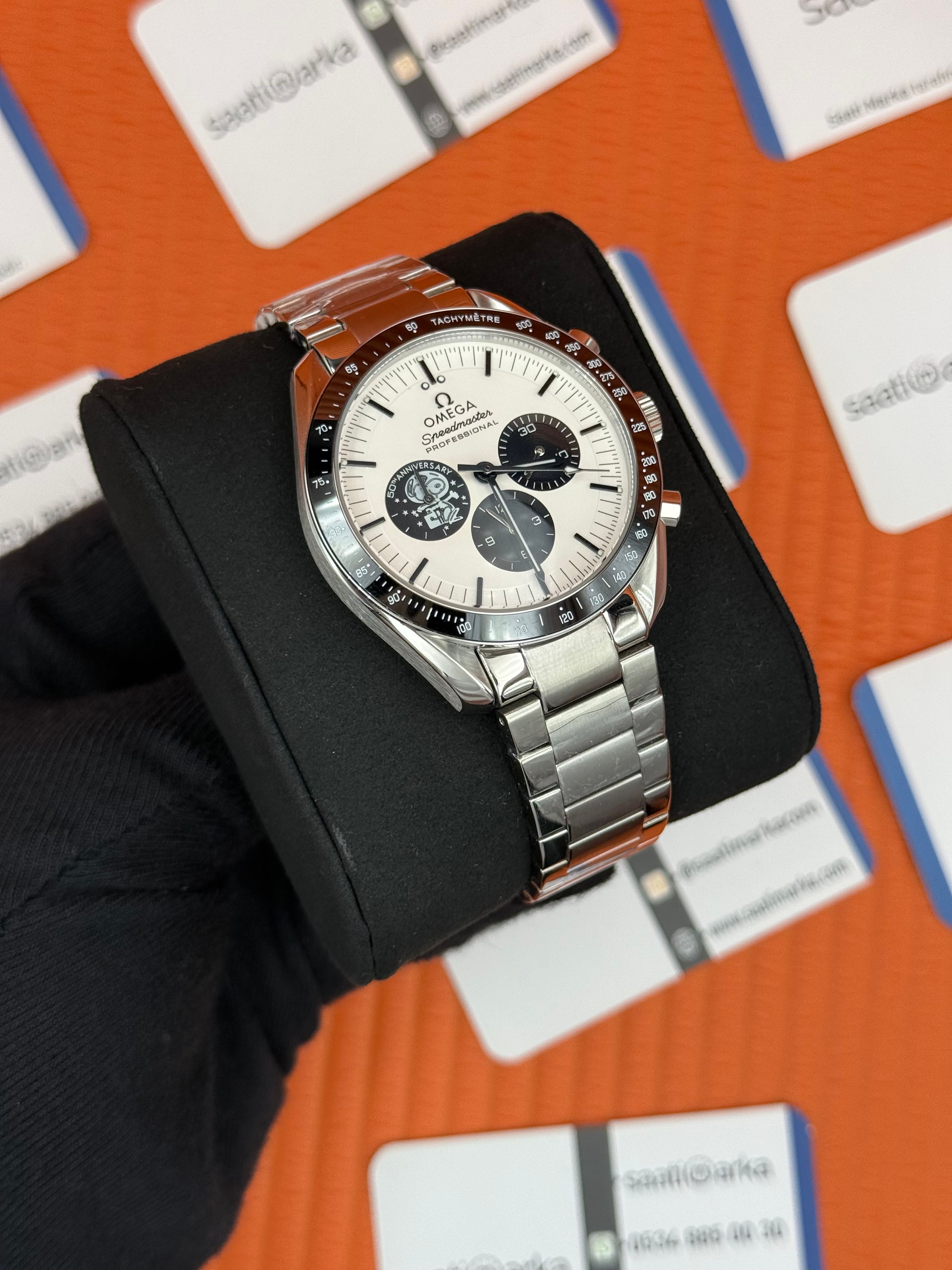 OMEGA SPEEDMASTER 50TH ANNIVERSARY BEYAZ SİYAH DETAYLI KADRAN SİYAH BEZEL 