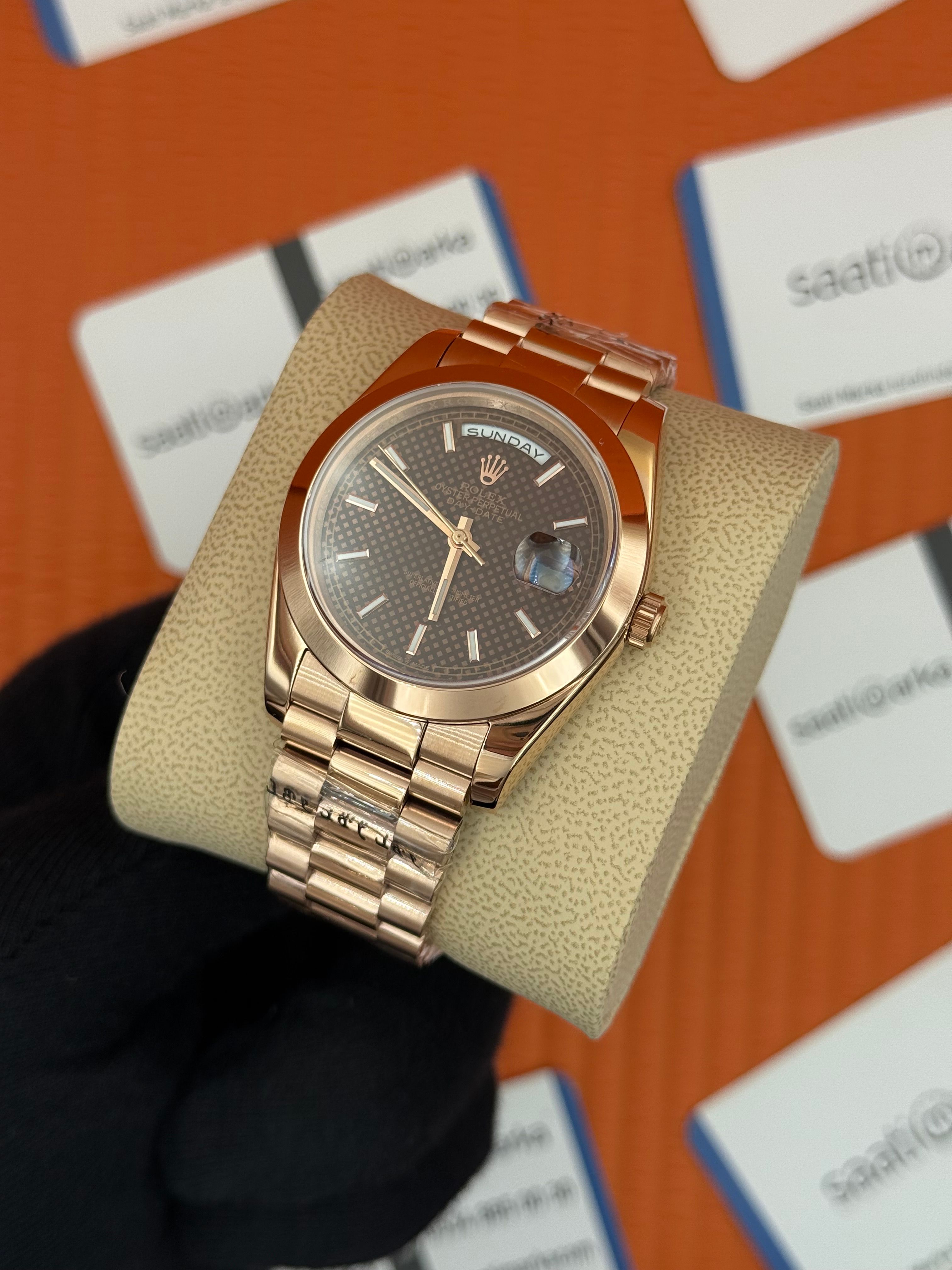 ROLEX Day Date kahverengi desenli kadran rose kasa-kordon oyster