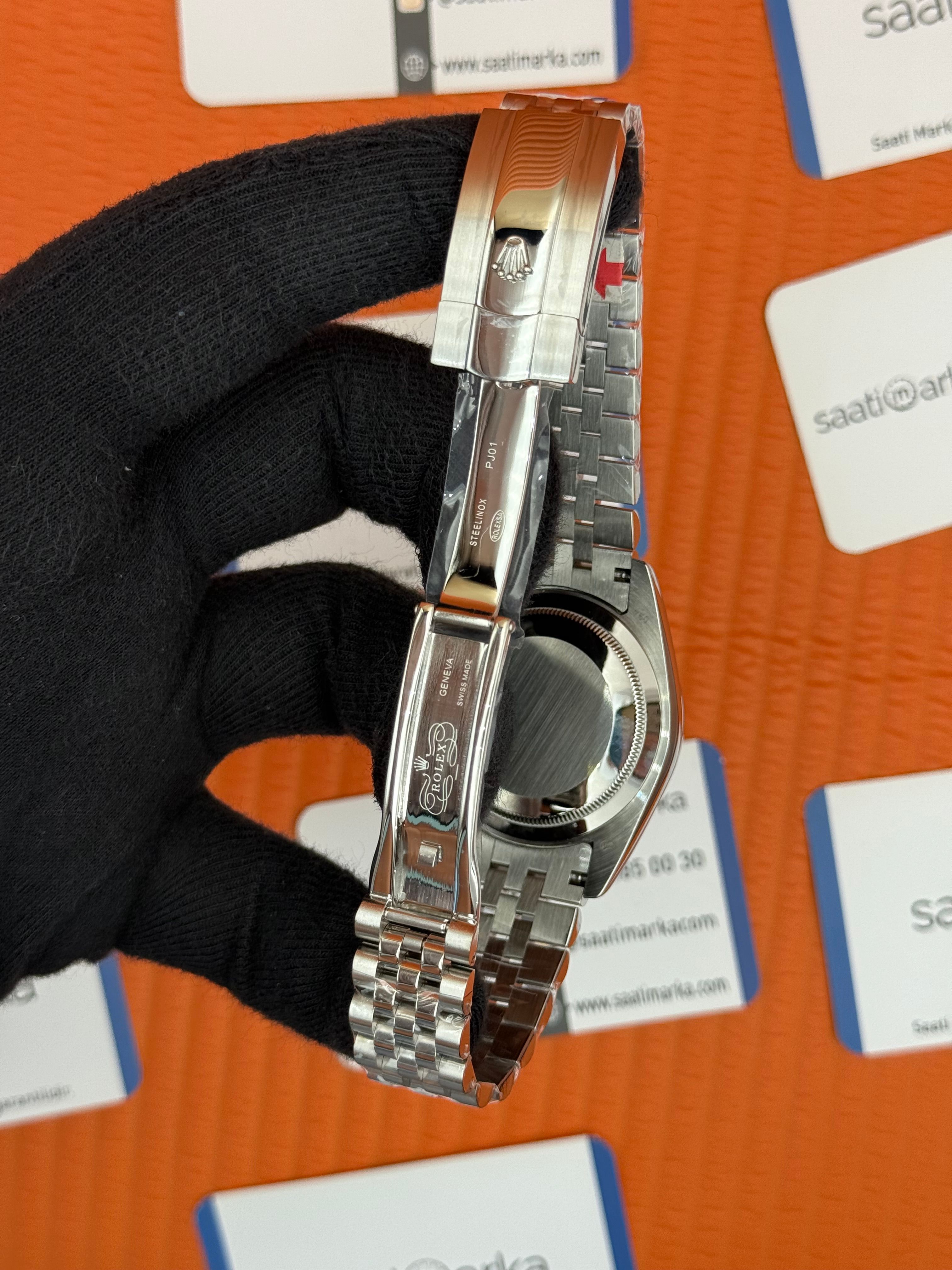 ROLEX Datejust black dial silver jubilee kordon