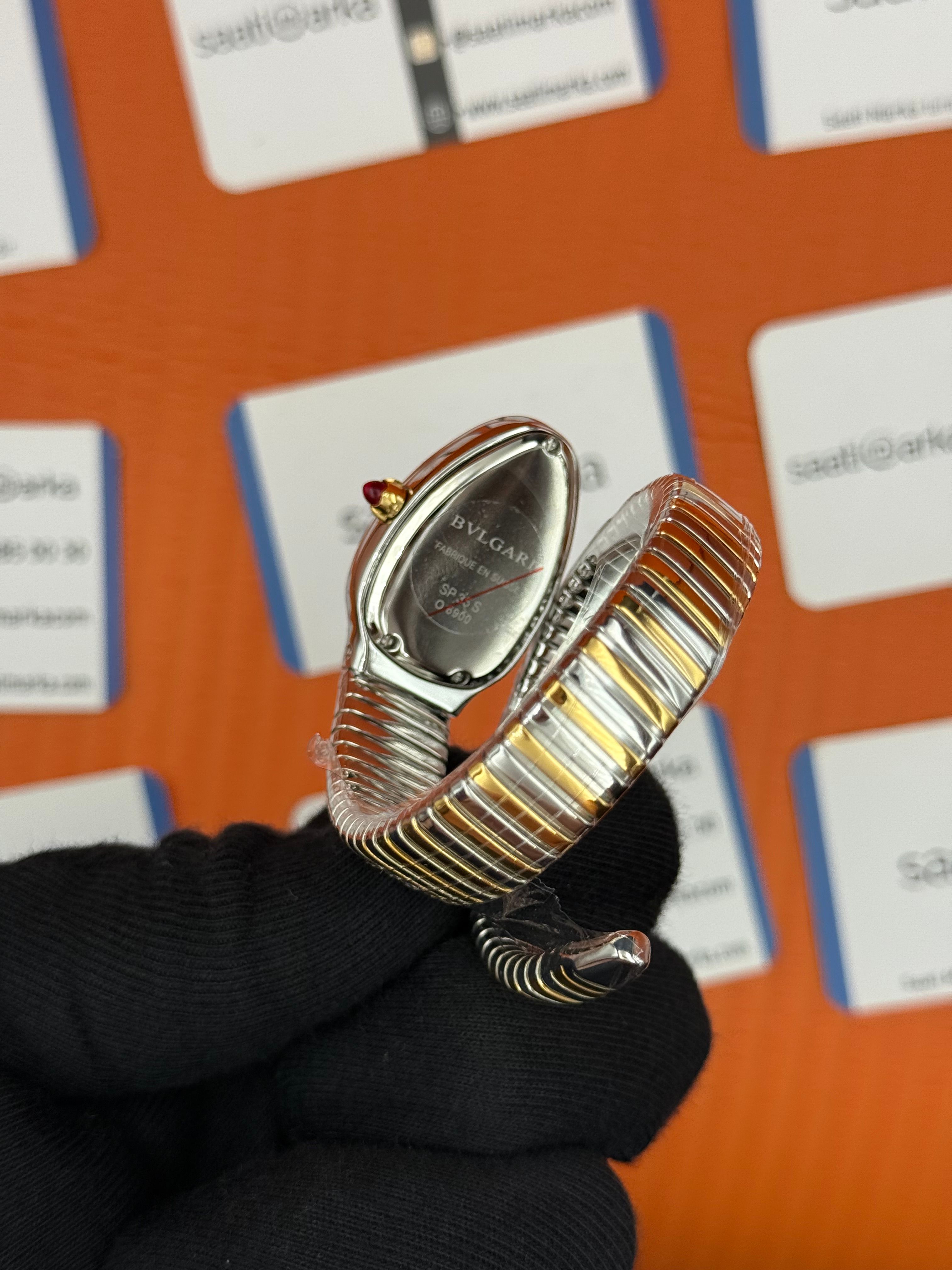 BVLGARİ serpenti tek sarma gold silver kordon taşlı bezel  beyaz kadran kadın kol saati