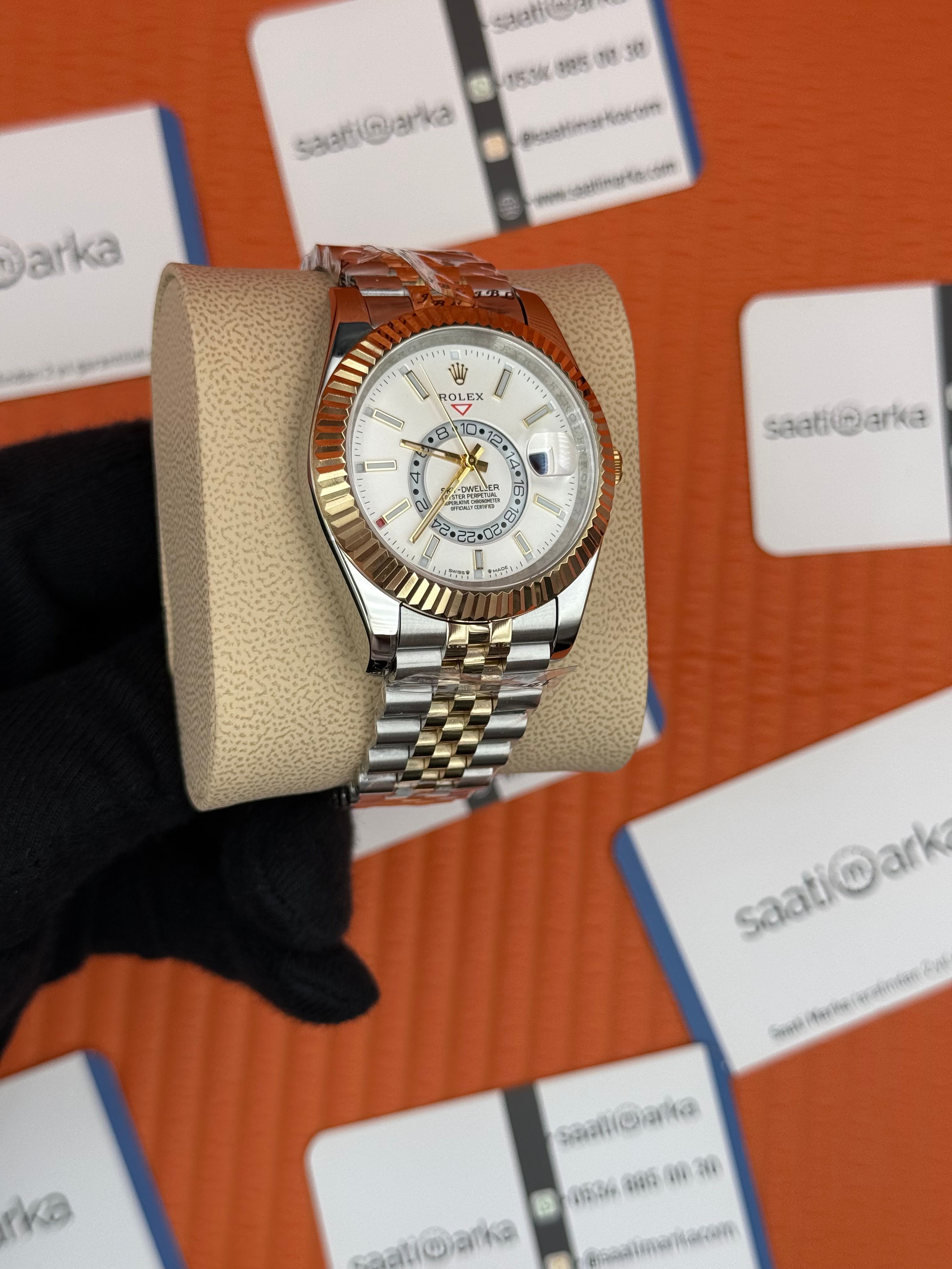 ROLEX Sky Dweller white dial jubile kordon gold silver kasa-kordon