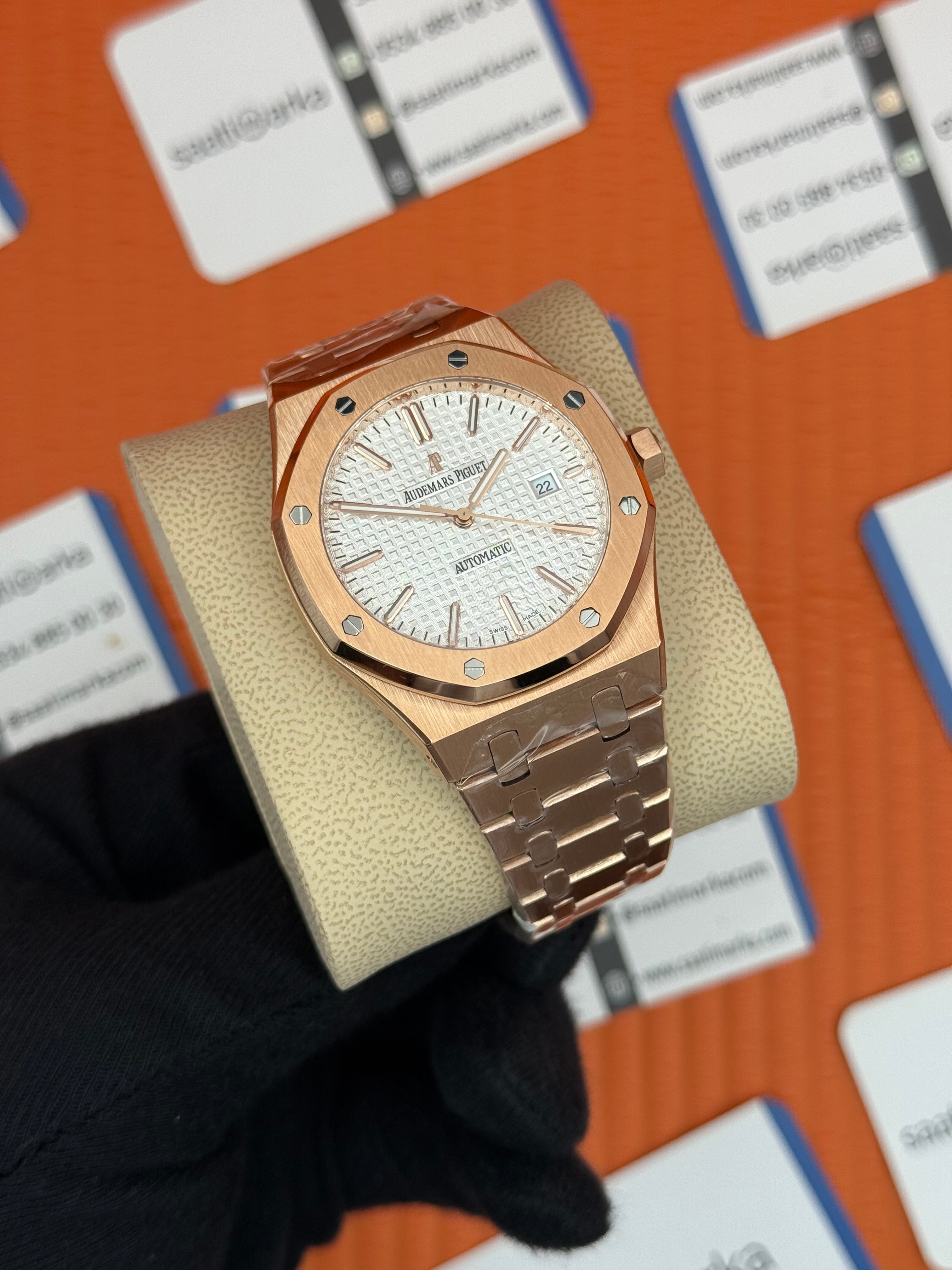 AUDEMARS PİGUET ROYAL OAK BEYAZ KADRAN ROSE KASA KORDON  OTOMATİK MEKANİZMA