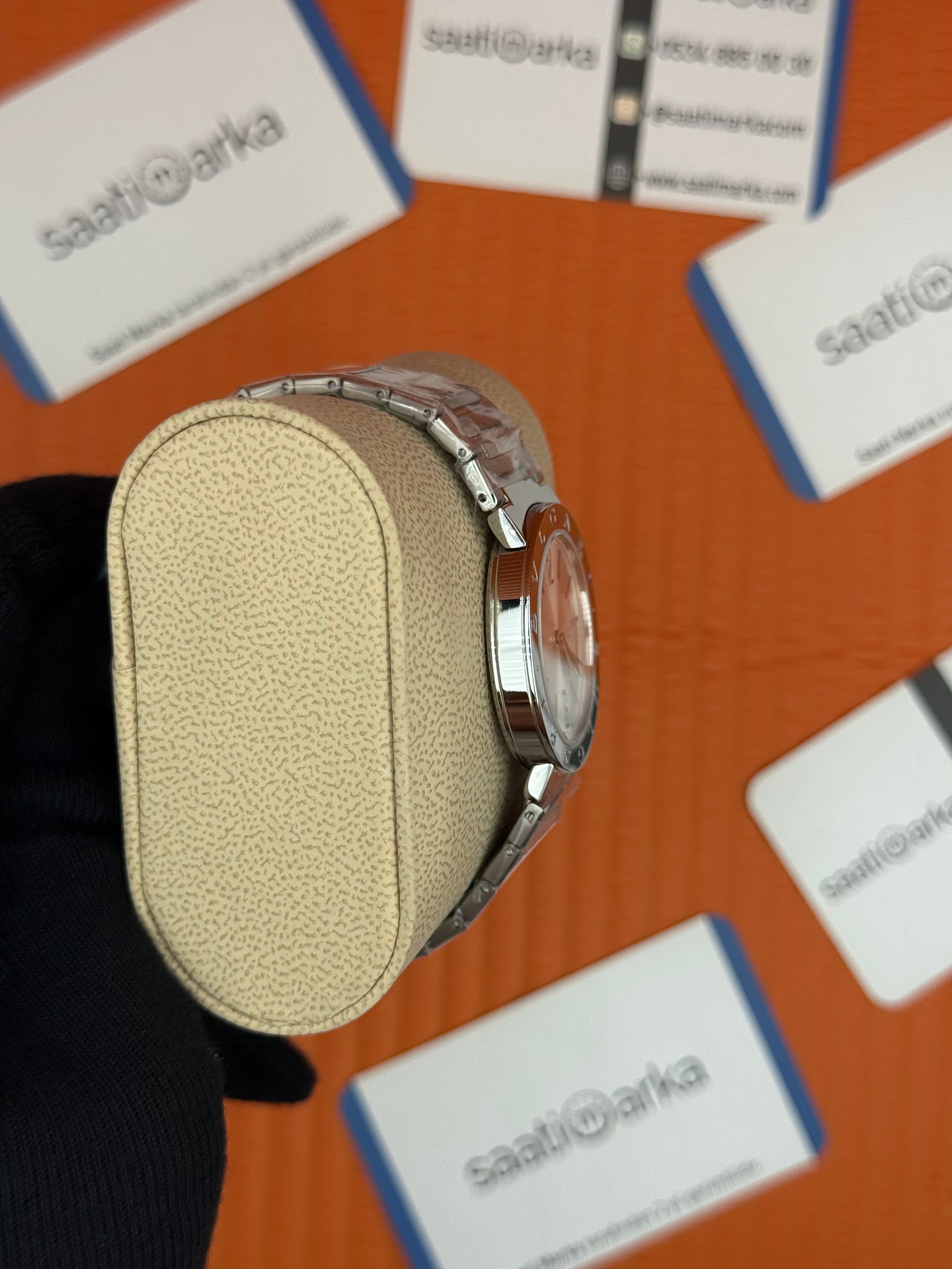 BVLGARI beyaz kadran silver kasa kordon kadın kol saati