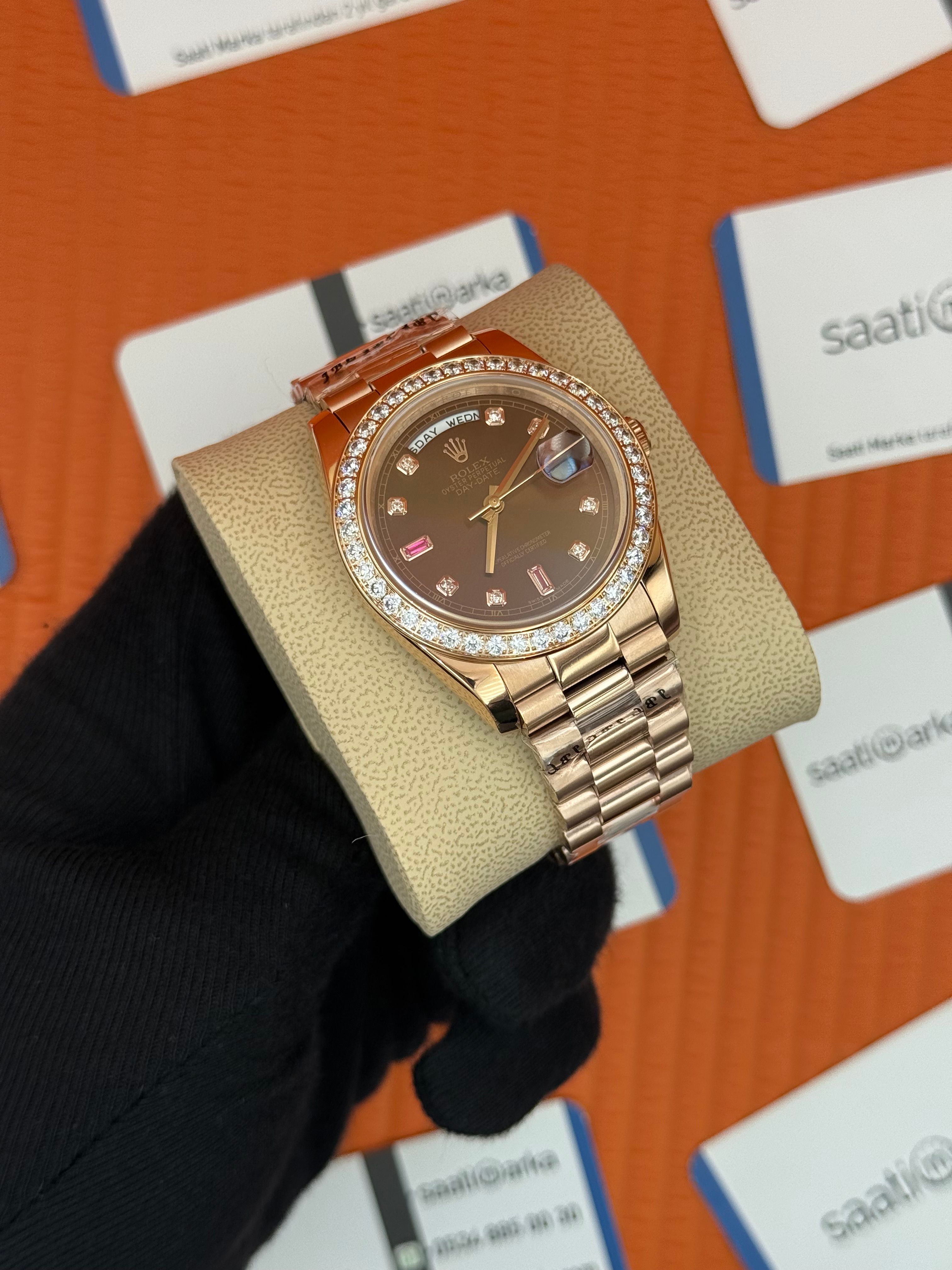 ROLEX Dey Date baget taşlı chocolate kadran rose kasa-kordon oyster