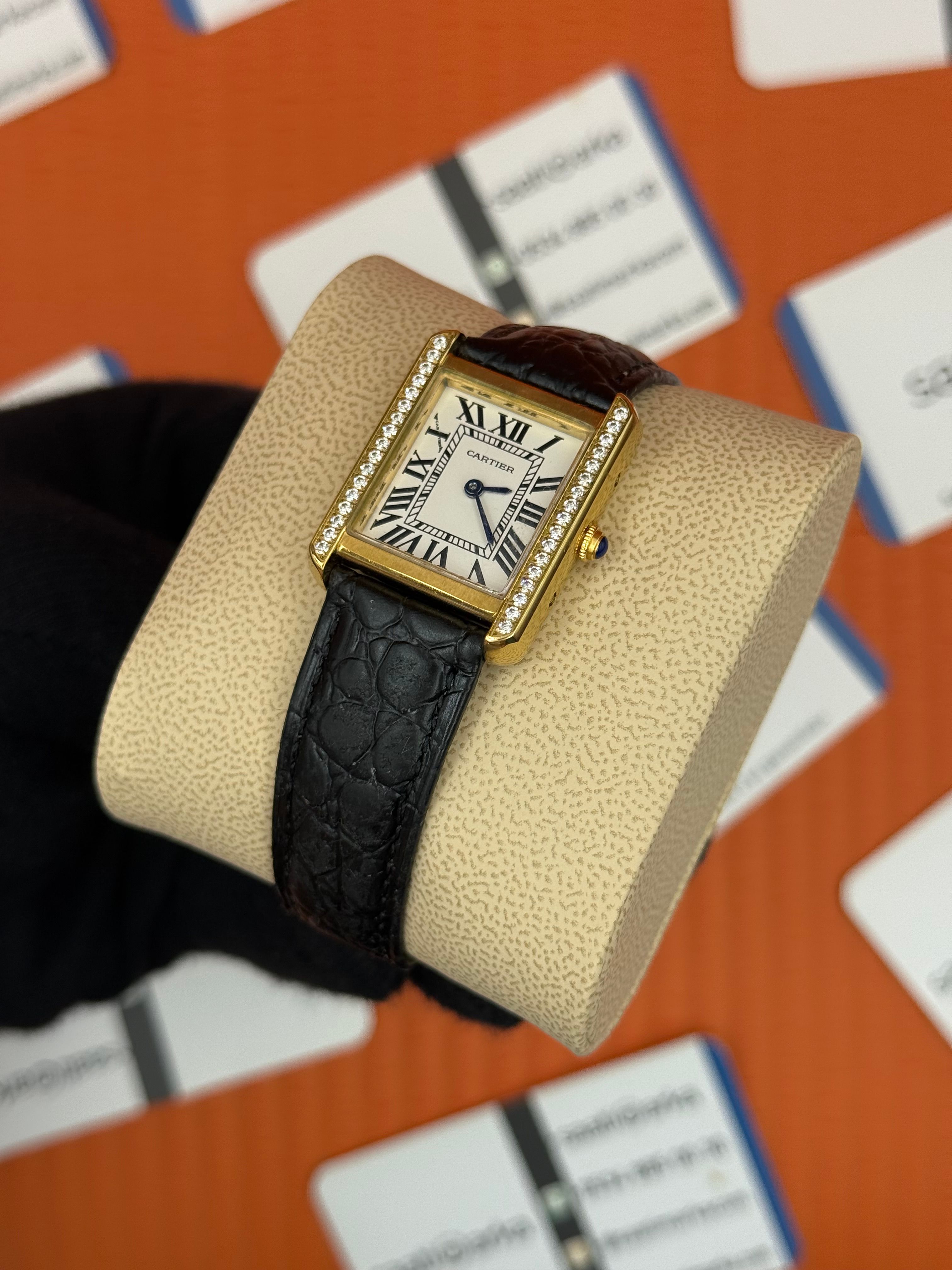 CARTIER Tank 29mm kadın kol saati gold kasa taşlı bezel siyah deri kordon